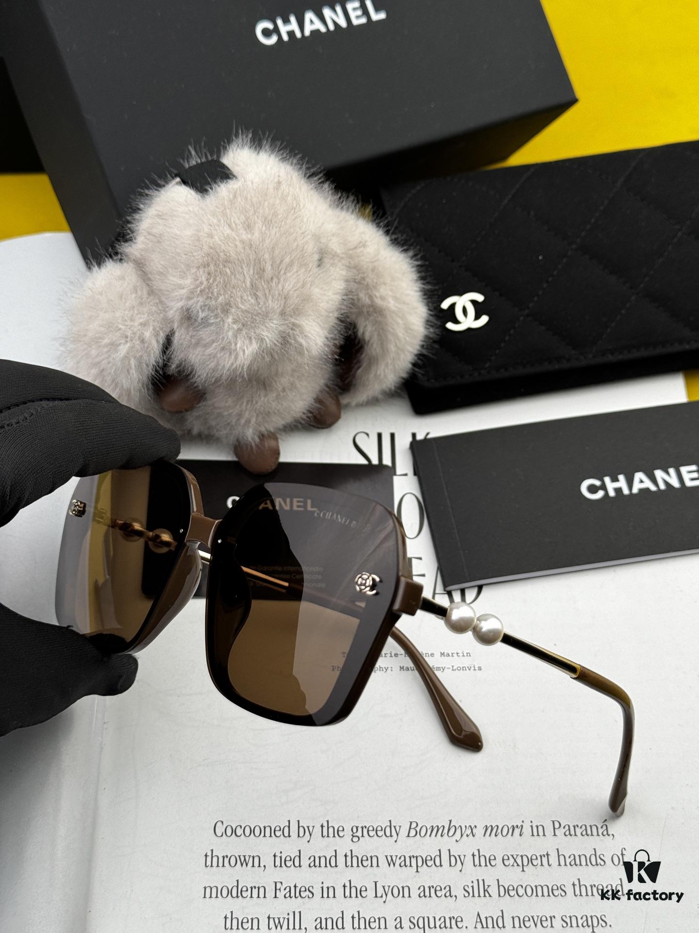 CHANEL 2025 Official Pre-Spring New Arrival, Celebrity-Favorite Large-Frame Pearl Polarized Sunglasses