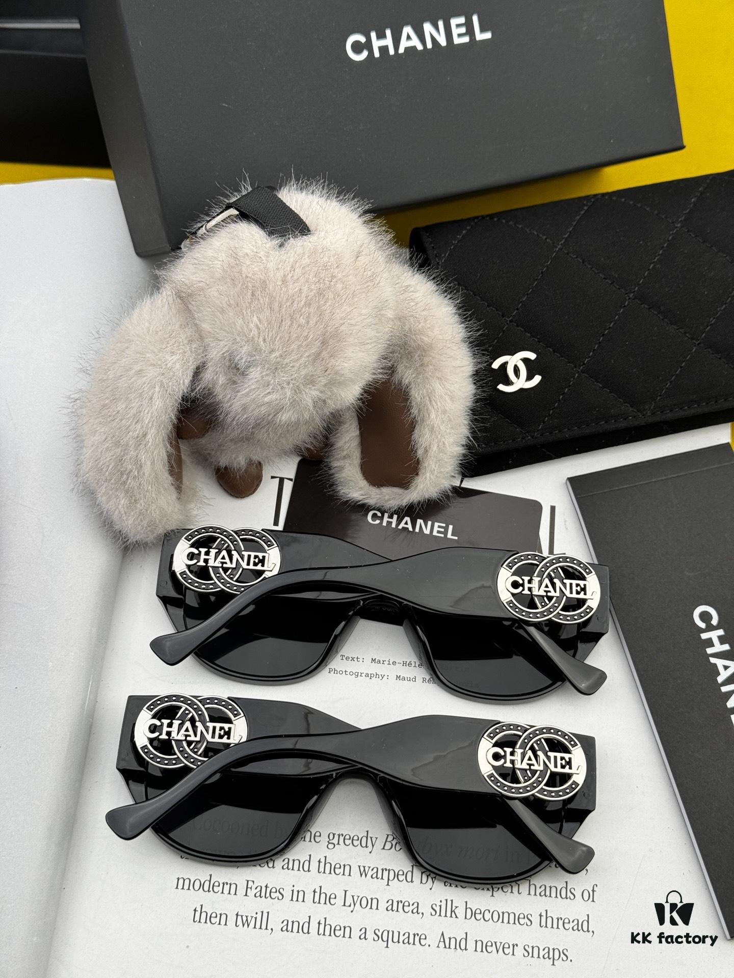 Chanel Oversized Square Sunglasses, Classic Frame Design, Universal Fit, Polarized UV-Protective Lenses, Model: CH4620