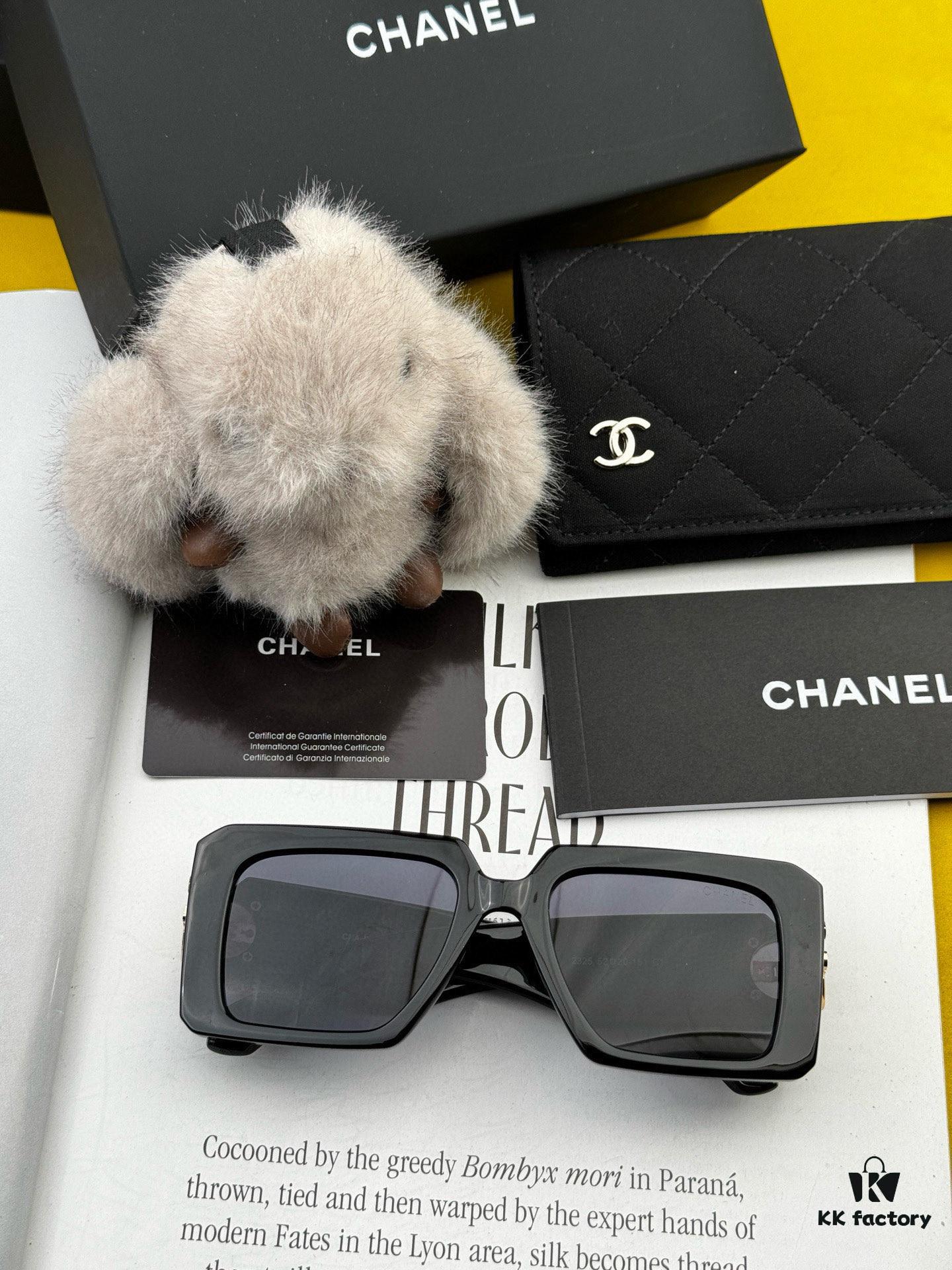 Chanel Oversized Square Sunglasses Classic Design, Universal Fit for All Face Shapes, Polarized UV-Protective Lenses, Ideal with Coats or Dresses, Model: CH5232