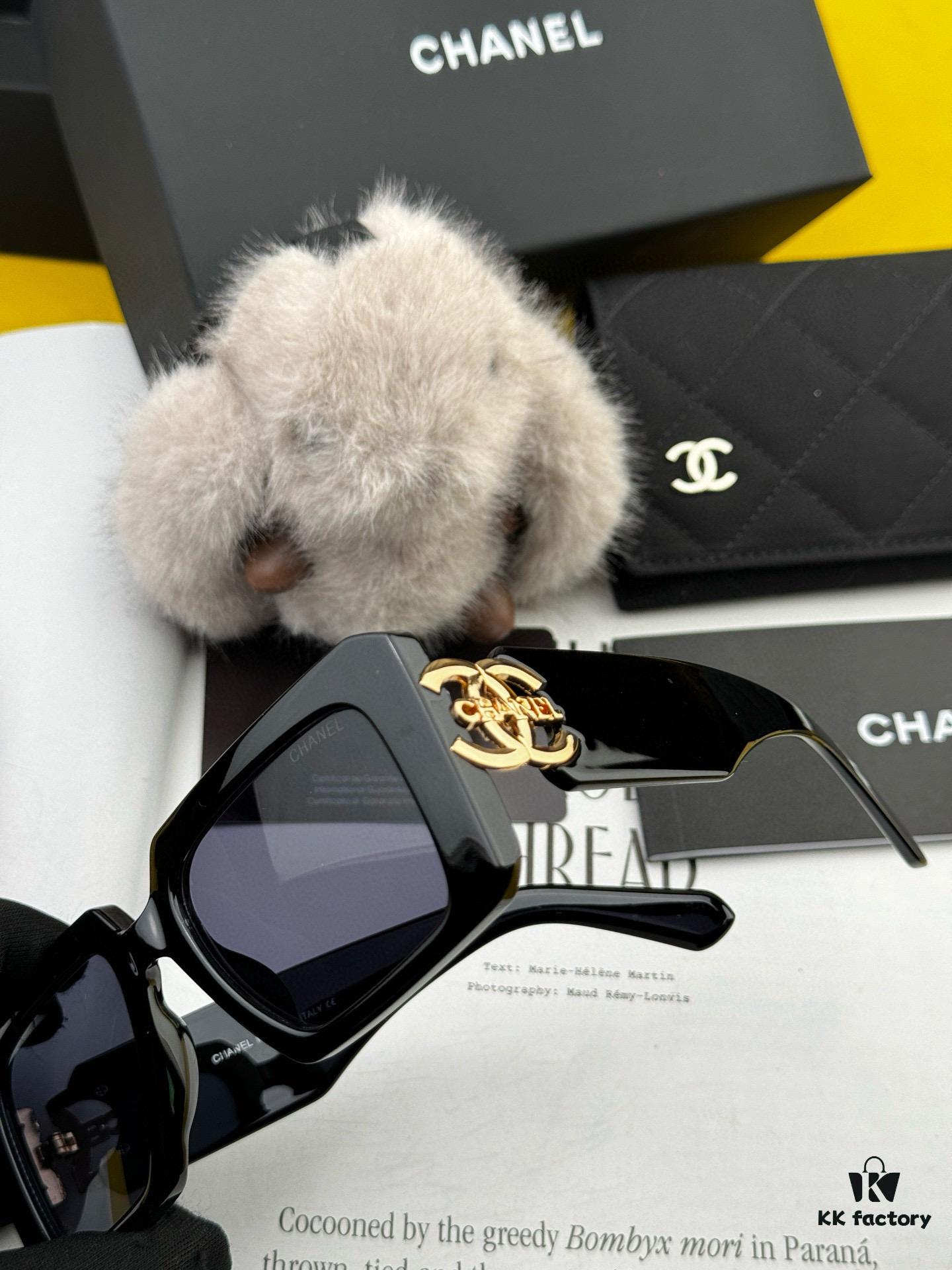 Chanel Oversized Square Sunglasses Classic Design, Universal Fit for All Face Shapes, Polarized UV-Protective Lenses, Ideal with Coats or Dresses, Model: CH5232