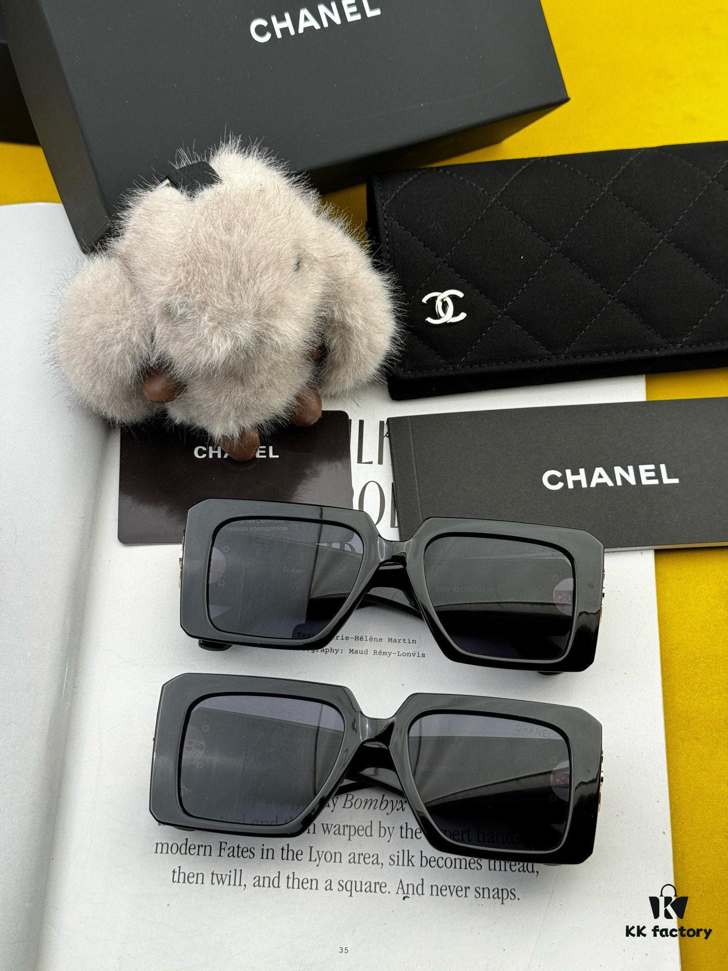 Chanel Oversized Square Sunglasses Classic Design, Universal Fit for All Face Shapes, Polarized UV-Protective Lenses, Ideal with Coats or Dresses, Model: CH5232