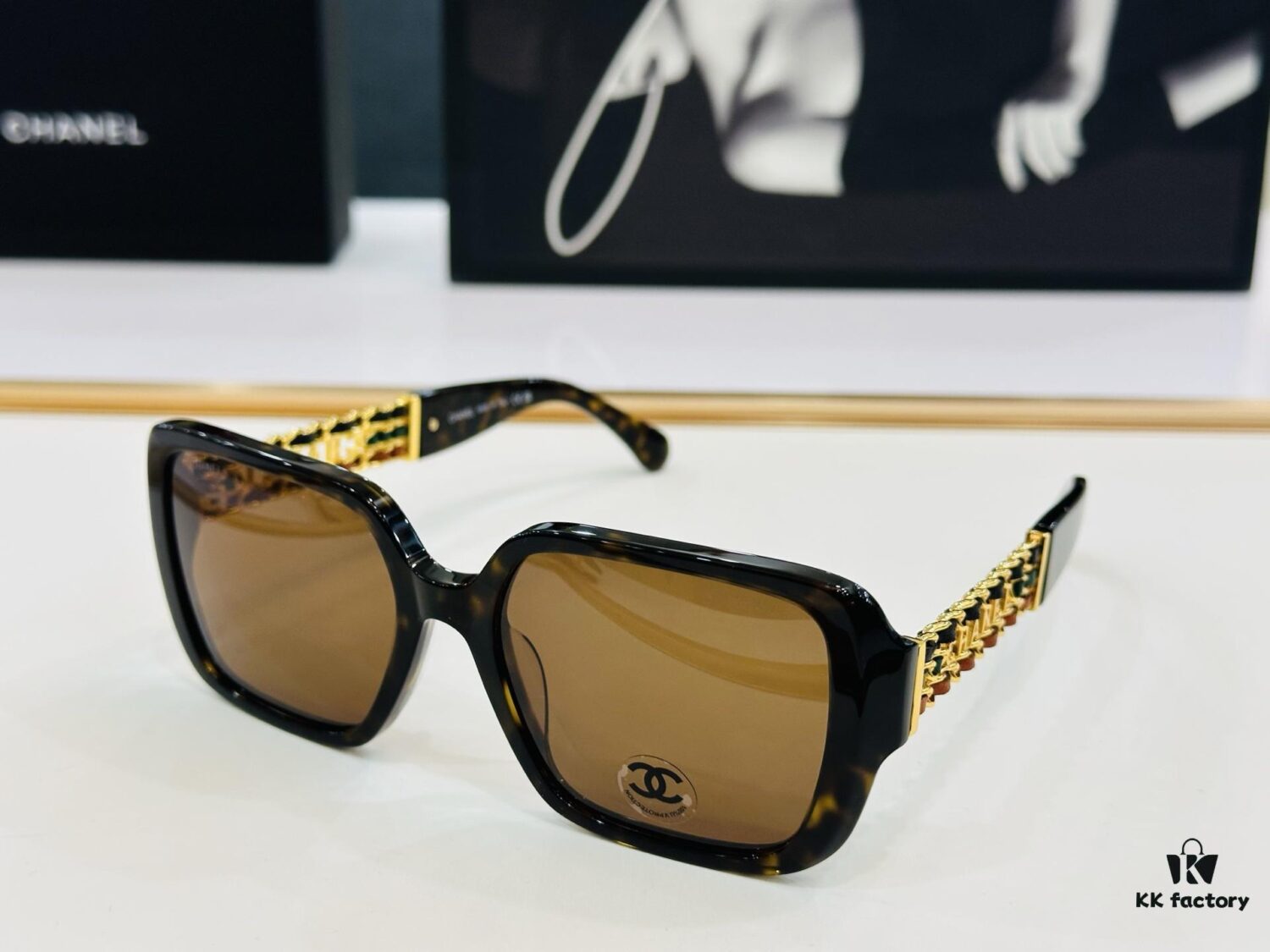 CHANE*/Xiangjia MODEL: CH3486 High-Quality Sunglasses, Unique Design, Size 54-19-142, Suitable for All Face Shapes