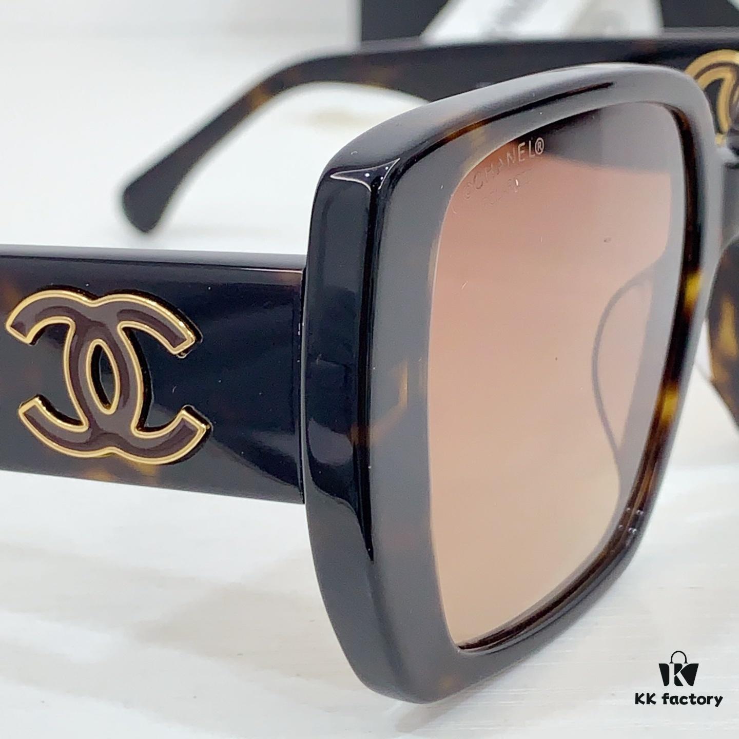 135 CHANEL MODEL: CH5541 SIZE: 54-18-145 Sunglasses