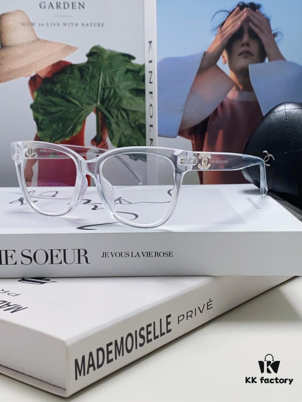 Chanel 2025 New Celebrity-Inspired Frame-Only Glasses for Women, Blue Light Blocking Square Frames, Unisex Panda Color-Block Eyewear, Suitable for Myopia, Non-Prescription Sunglasses