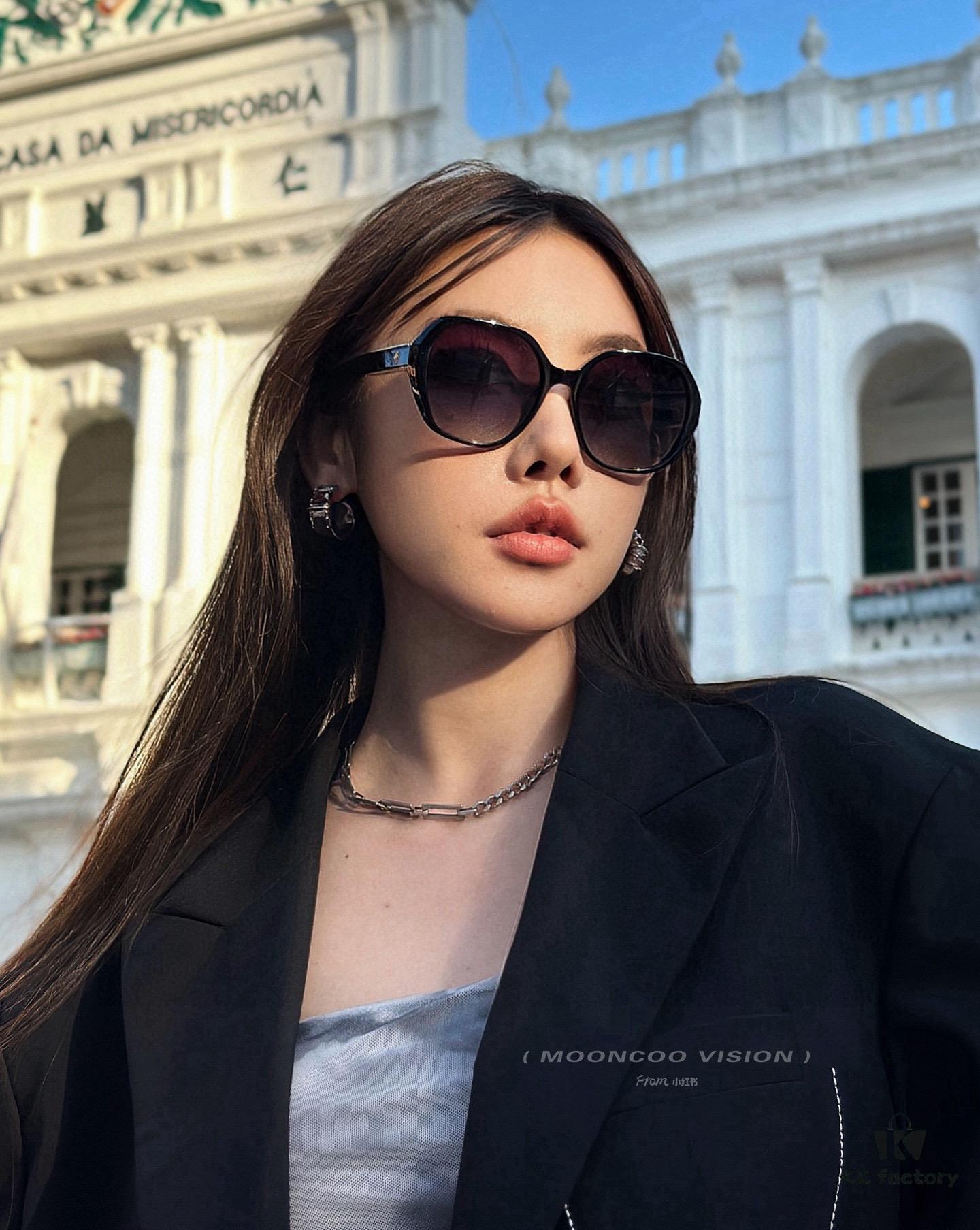 CHANEL 2025 New Arrival Trendy Fashion Square Sunglasses Comfortable Fit Influencer Style Women's HD Thickened Polarized Sunglasses 🕶️ High-Quality TR Frame Model CH8906