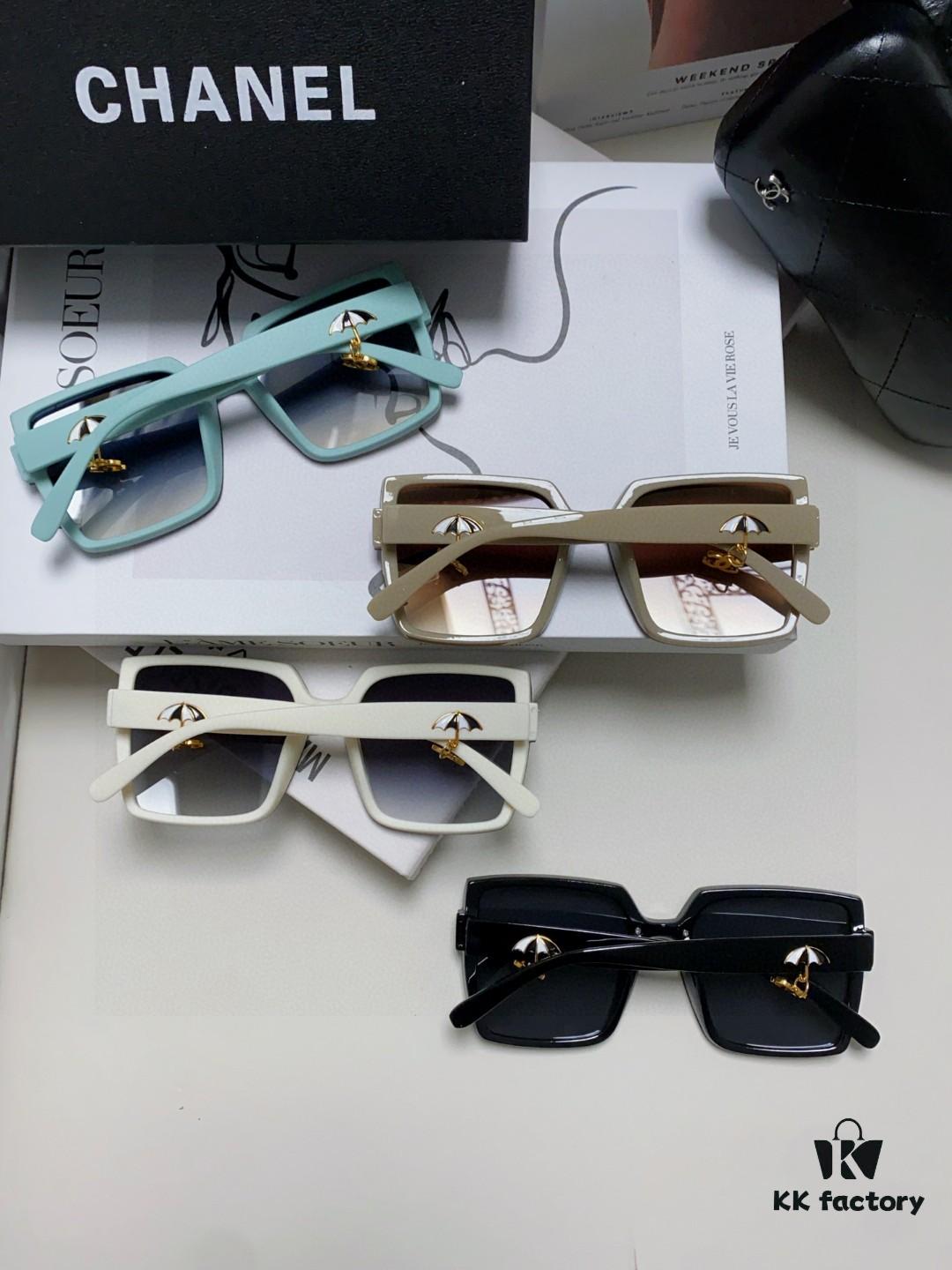 Chanel 2025 New Arrival Fashion Sunglasses, Stylish Oversized Gradient Lens Sun Glasses with UV Protection, Compact Design to Flatter Face Shape, Raincoat Charm Pendant