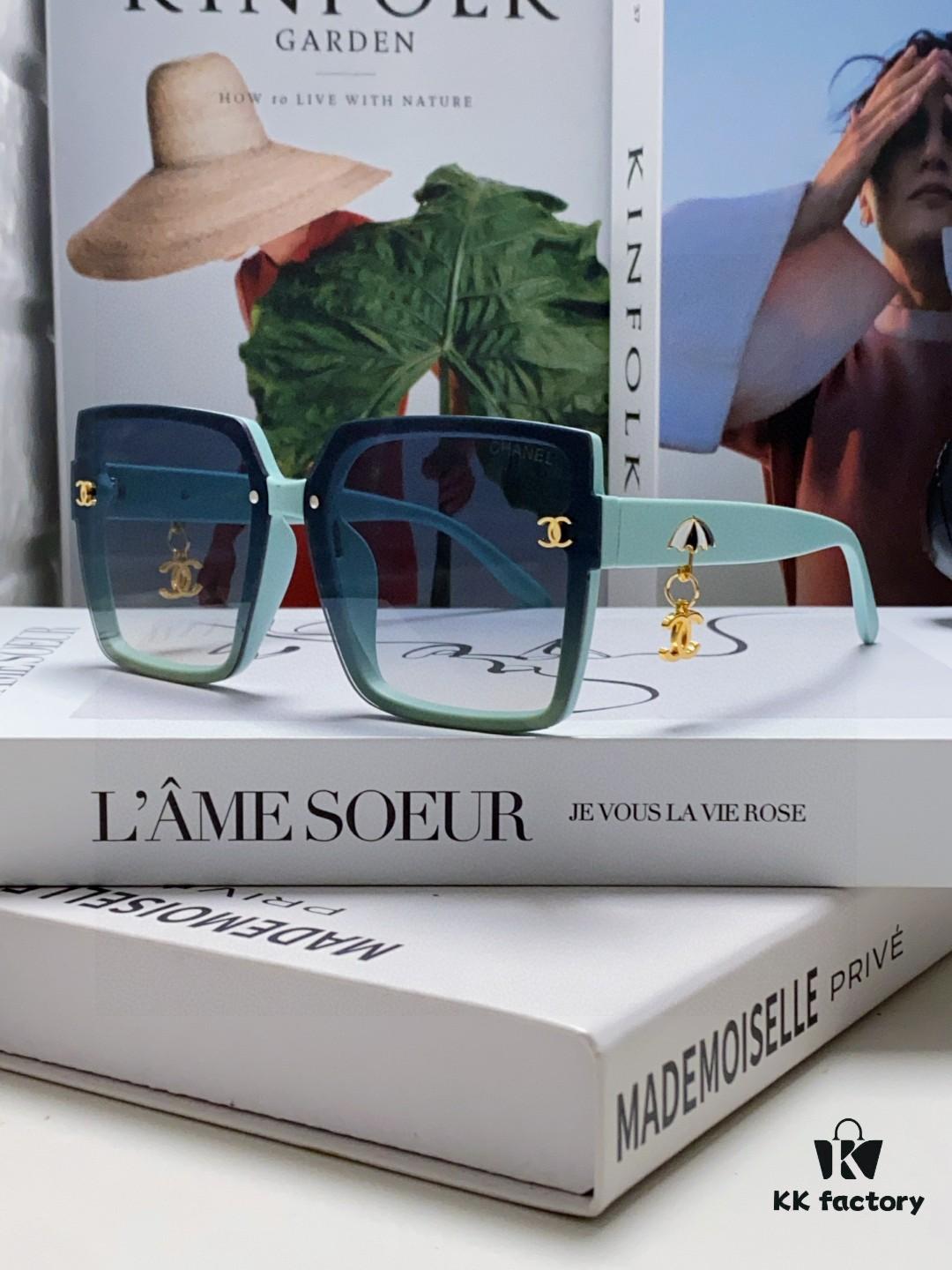 Chanel 2025 New Arrival Fashion Sunglasses, Oversized Gradient Lenses for Slimming Effect, UV Protection, Elegant Style with Umbrella Pendant