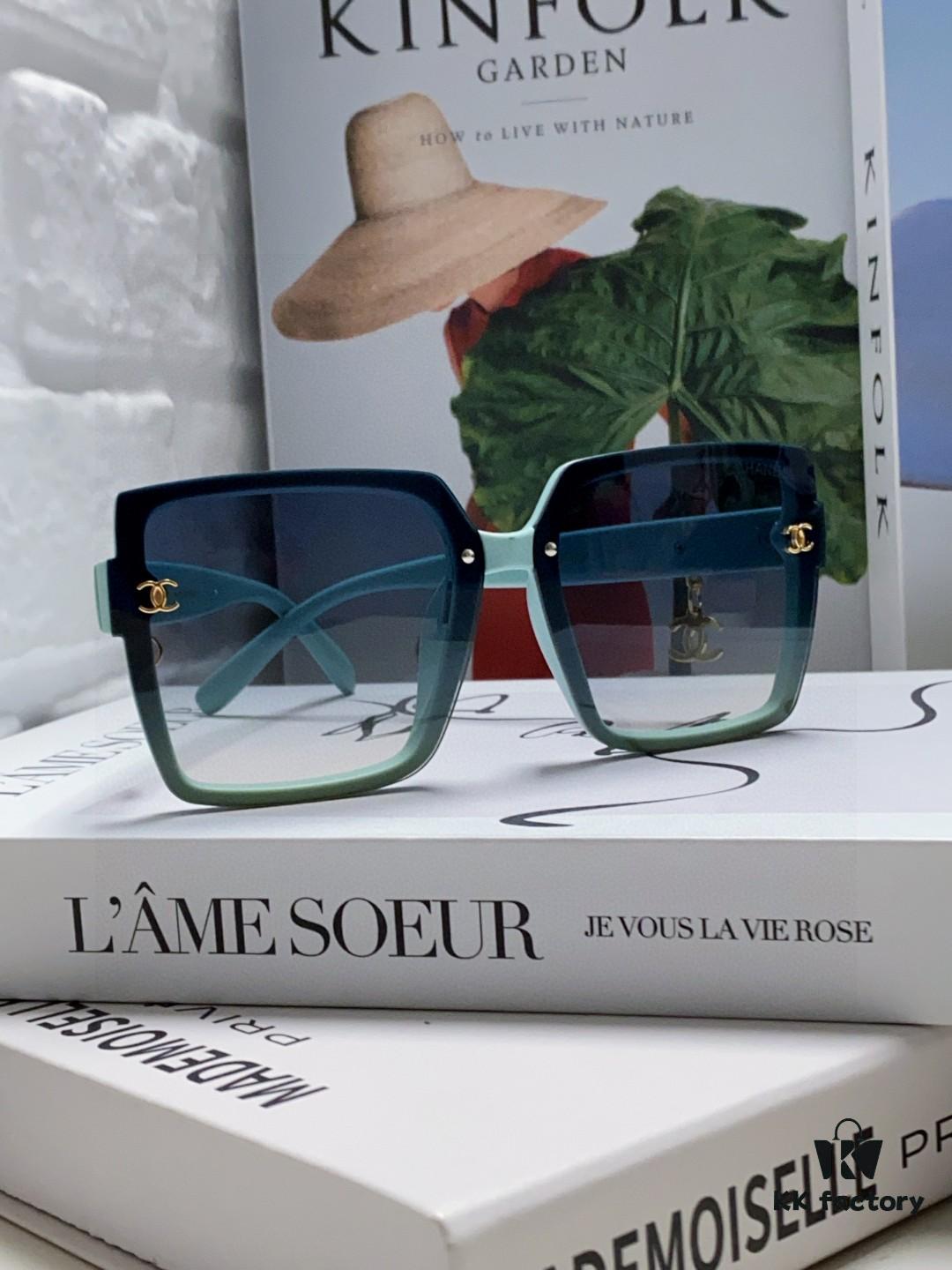 Chanel 2025 New Arrival Fashion Sunglasses, Oversized Gradient Lenses for Slimming Effect, UV Protection, Elegant Style with Umbrella Pendant