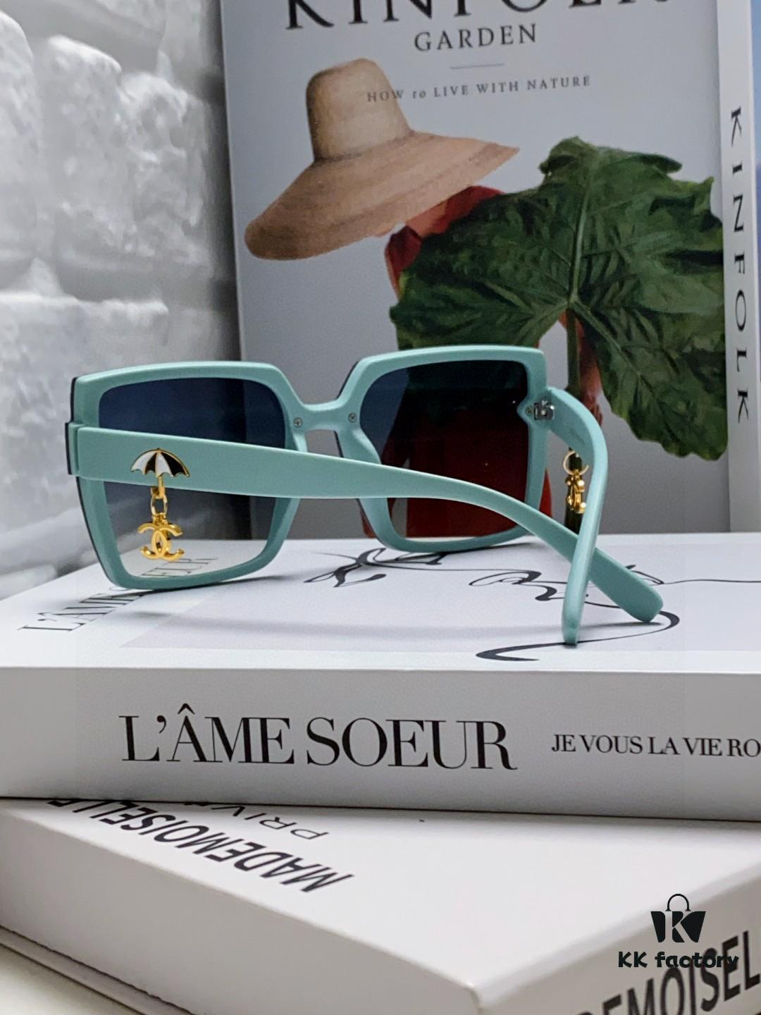 Chanel 2025 New Arrival Fashion Sunglasses, Oversized Gradient Lenses for Slimming Effect, UV Protection, Elegant Style with Umbrella Pendant