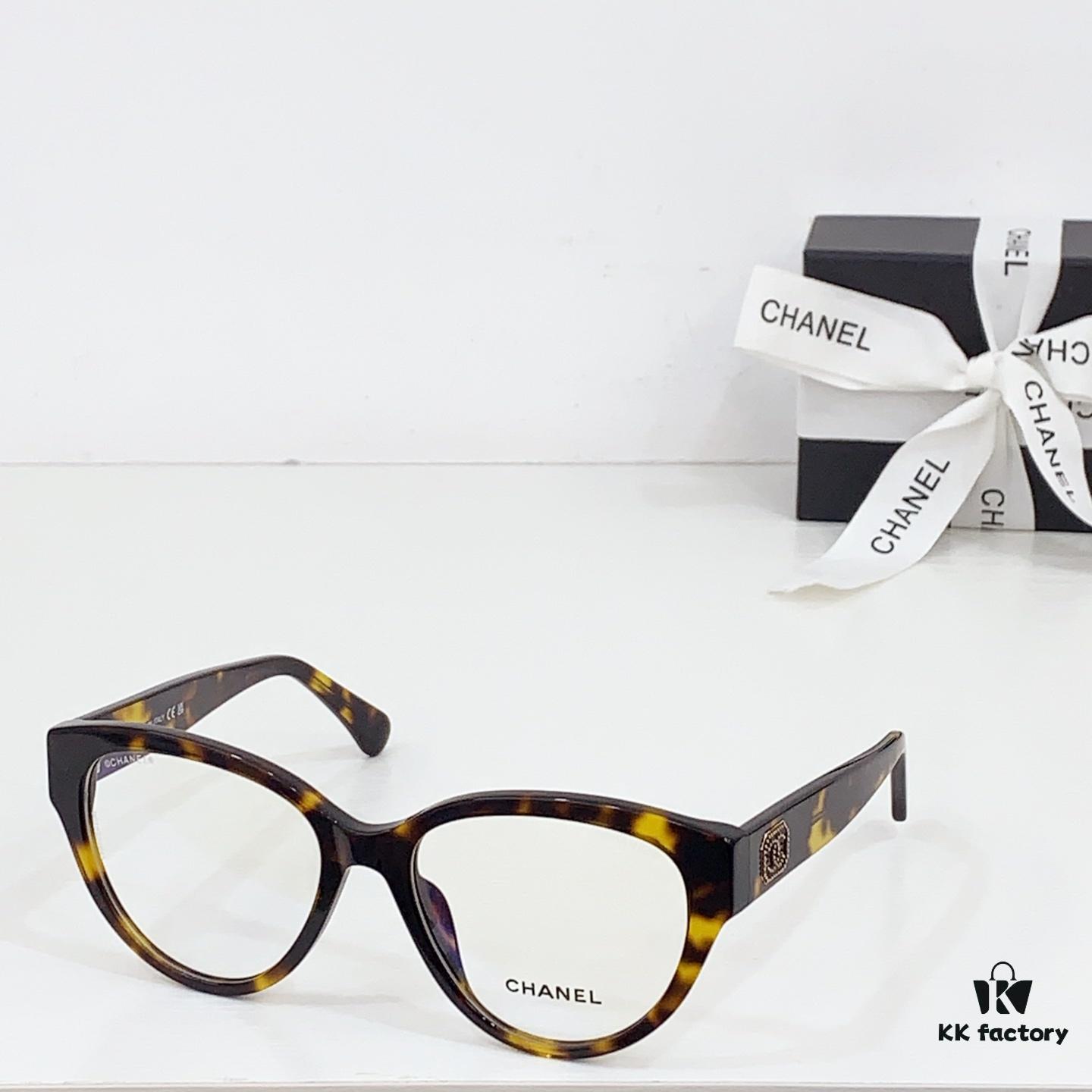 CHANEL Heart-Shaped Sunglasses Style CH5477, Size 56-18-140