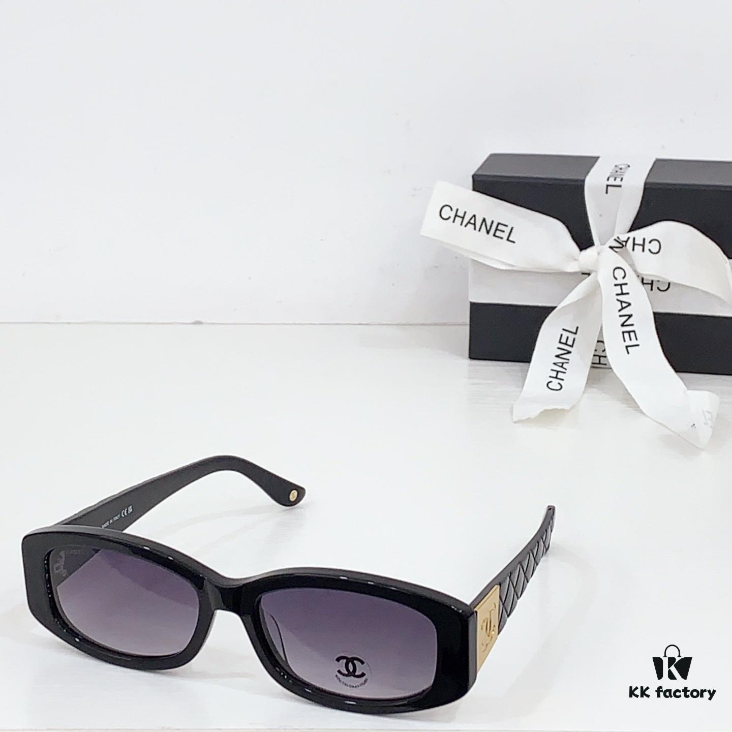 150 CHANEL, Frosted Metal Hardware for Enhanced Texture, MODEL: C74573S, SIZE: 52-18-145