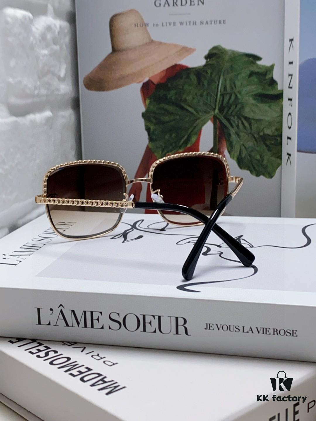 Chanel 2025 New Arrival Women's Sunglasses, Classic Chic Tea-Tinted UV-Protective Sunglasses with Chain Detail, Fashionable and Elegant Design