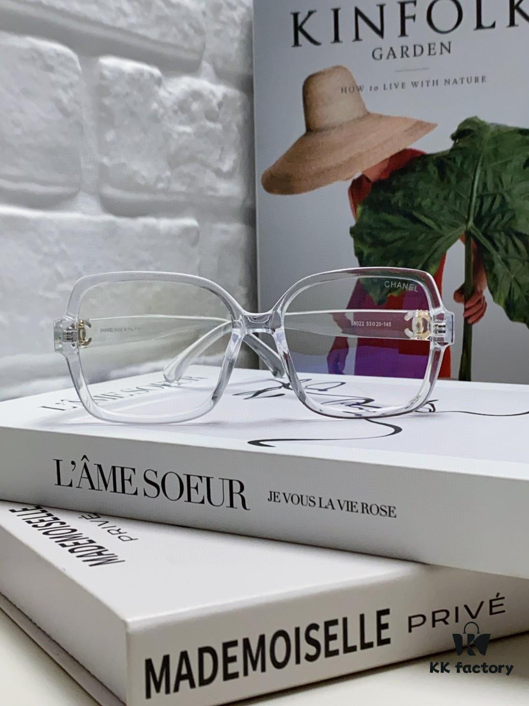 Chanel Small Logo Eyeglass Frame, Panda Color, Suitable for Prescription Lenses, Stylish and Face-Framing Design