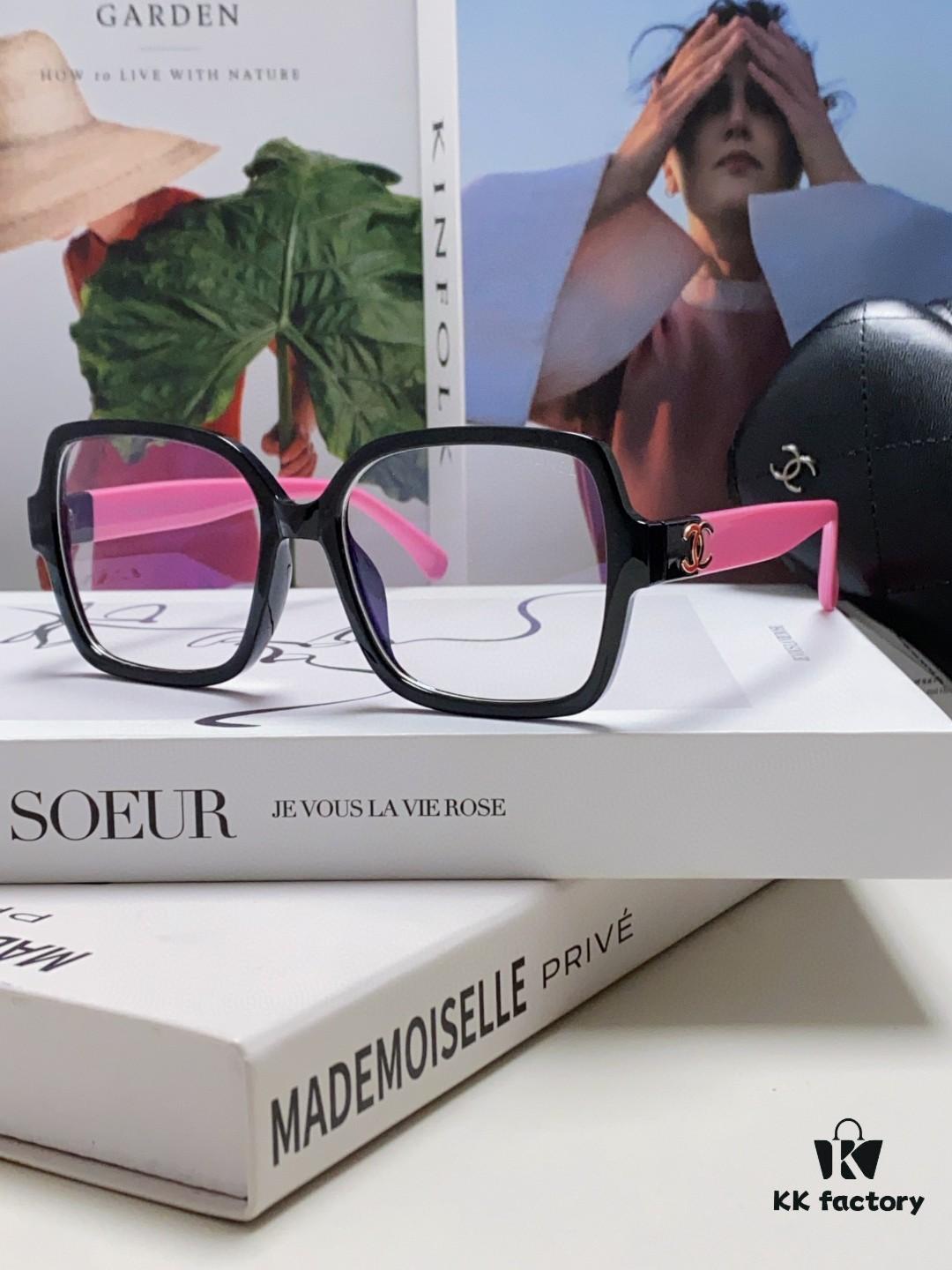 Chanel Small Logo Eyeglass Frame, Panda Color, Suitable for Daily Wear with or without Prescription Lenses, Stylish and Face-Framing Design