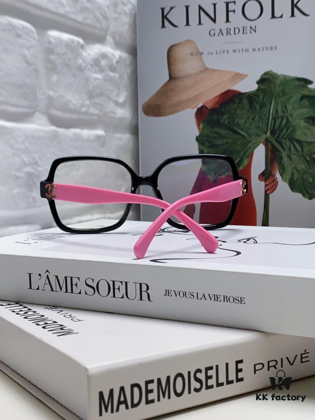 Chanel Small Logo Eyeglass Frame, Panda Color, Suitable for Daily Wear with or without Prescription Lenses, Stylish and Face-Framing Design