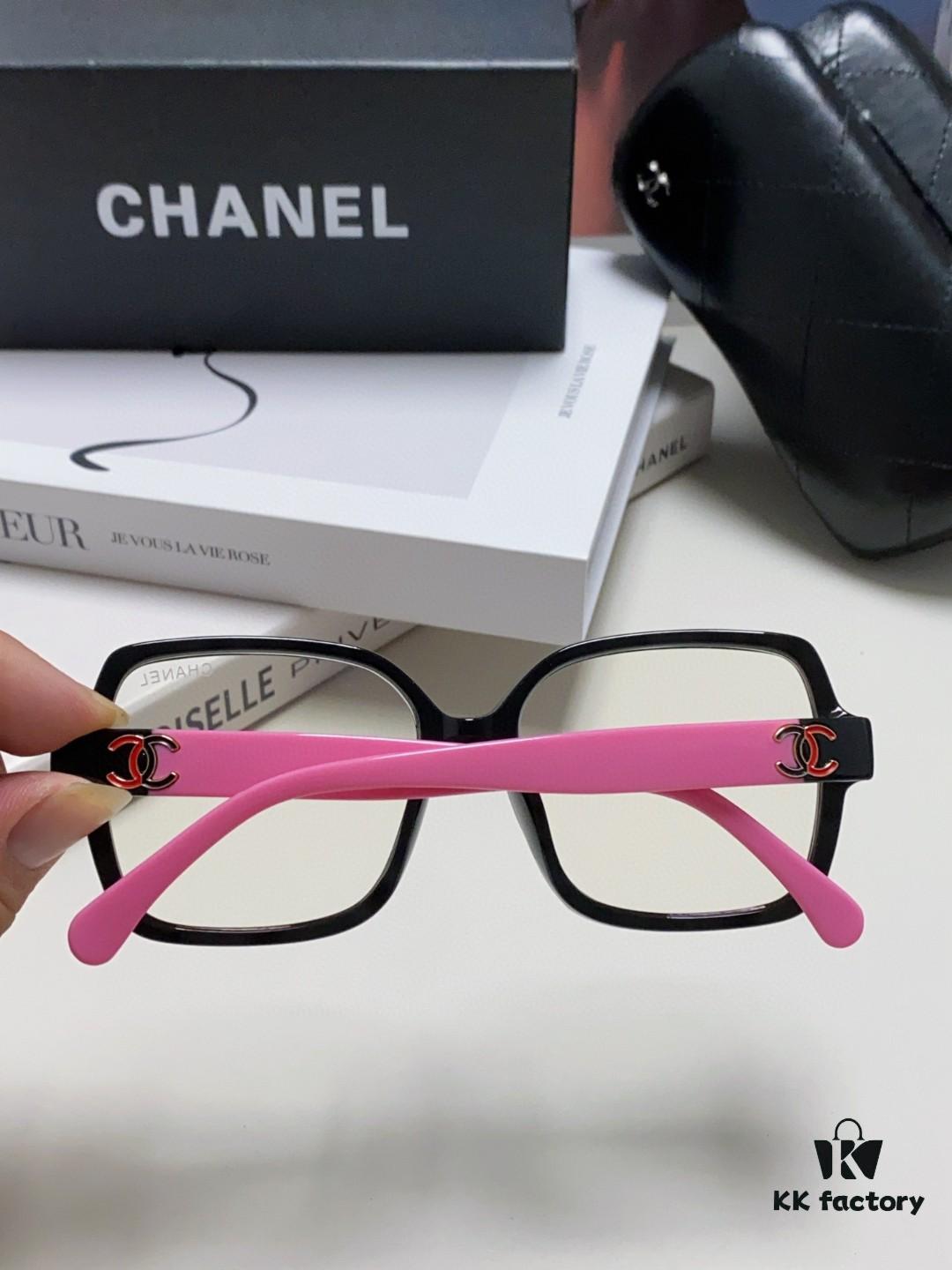 Chanel Small Logo Eyeglass Frame, Panda Color, Suitable for Daily Wear with or without Prescription Lenses, Stylish and Face-Framing Design