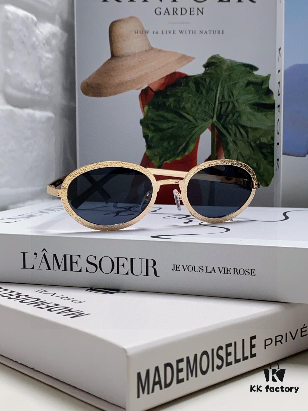 Chanel 2025 New Arrival Women's Oval Sunglasses, French Vintage Style, Flattering for Round Faces, Slim Frame with Sparkling Metal Trim, Elegant European Design