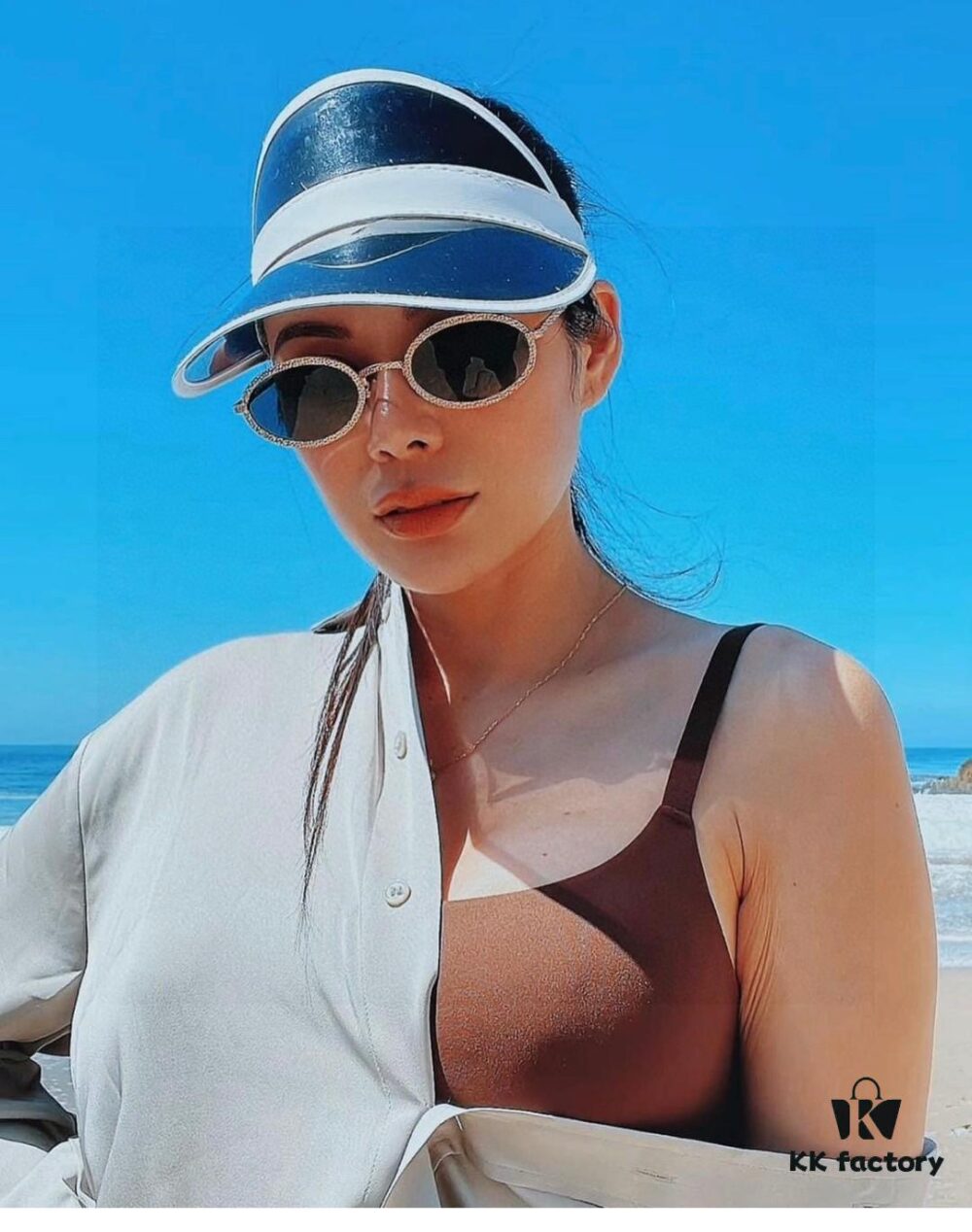 Chanel 2025 New Arrival Women's Oval Sunglasses, French Retro Stylish Design, Slimming Narrow Frame with Sparkling Metal Trim for Round Faces, Elegant European-American Style