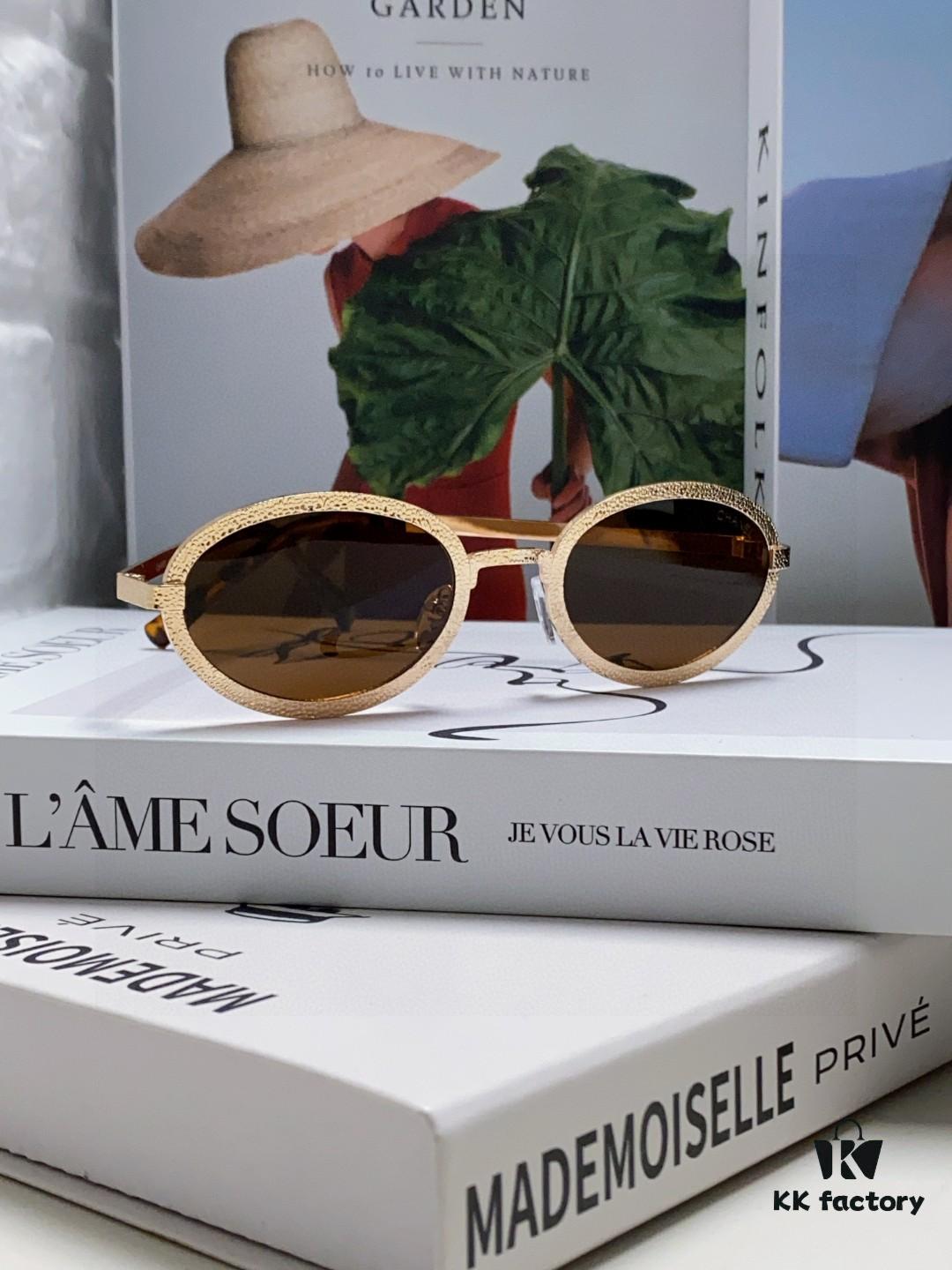 Chanel 2025 New Arrival Women's Oval Sunglasses, French Vintage Style, Flattering for Round Faces, Slim Metallic Frame, Elegant and Trendy