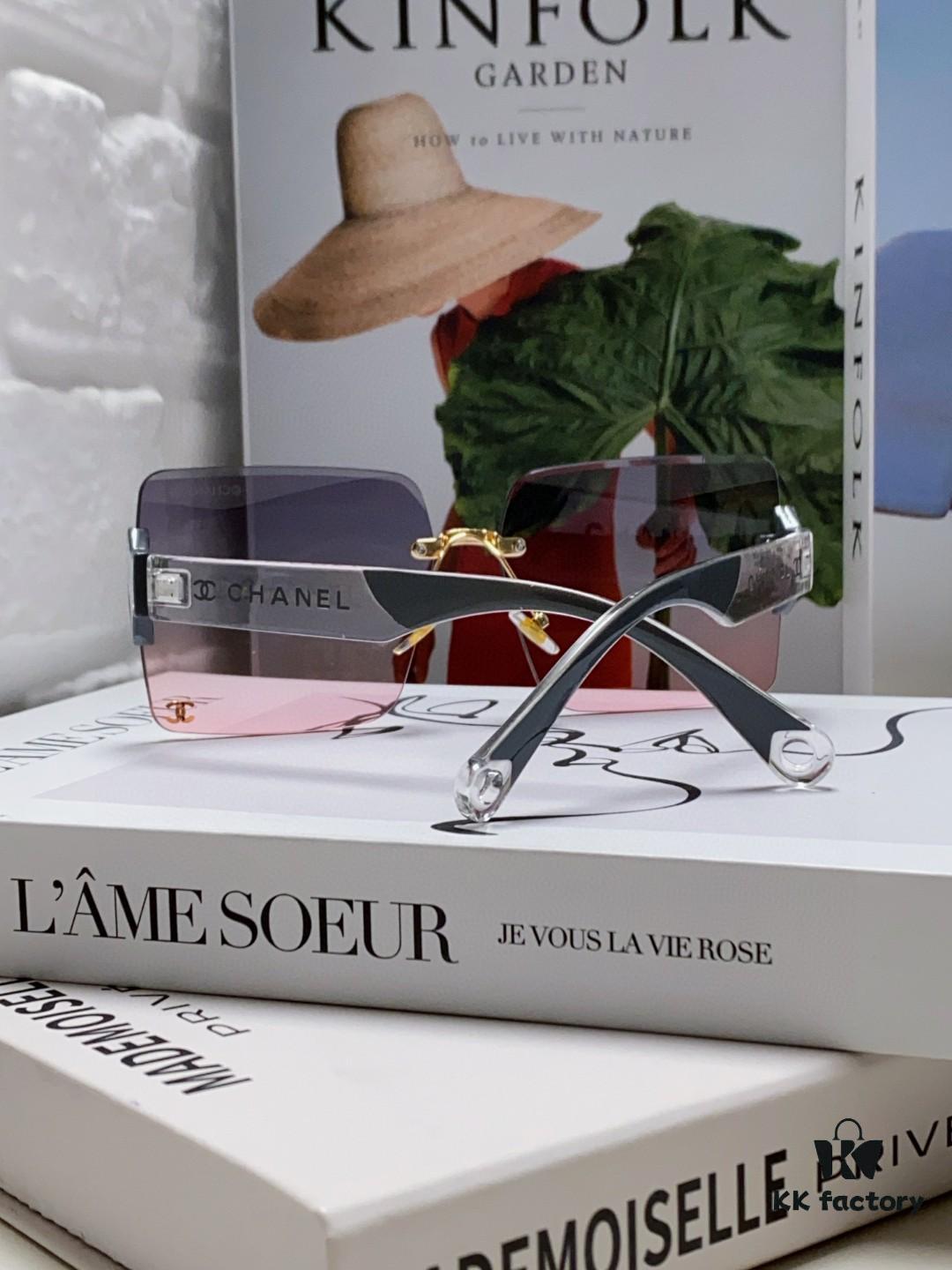 Chanel 2025 Fashion New Large-Frame Double C Letter Wide-Temple Sunglasses for Women, Versatile Sunglasses