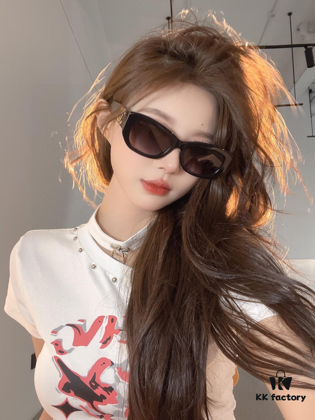 Chanel 2025 New Arrival ⭐ Xiaohongshu Popular Bestseller Double CH Interlocking Logo Sunglasses for Women, High-End Style Eyewear