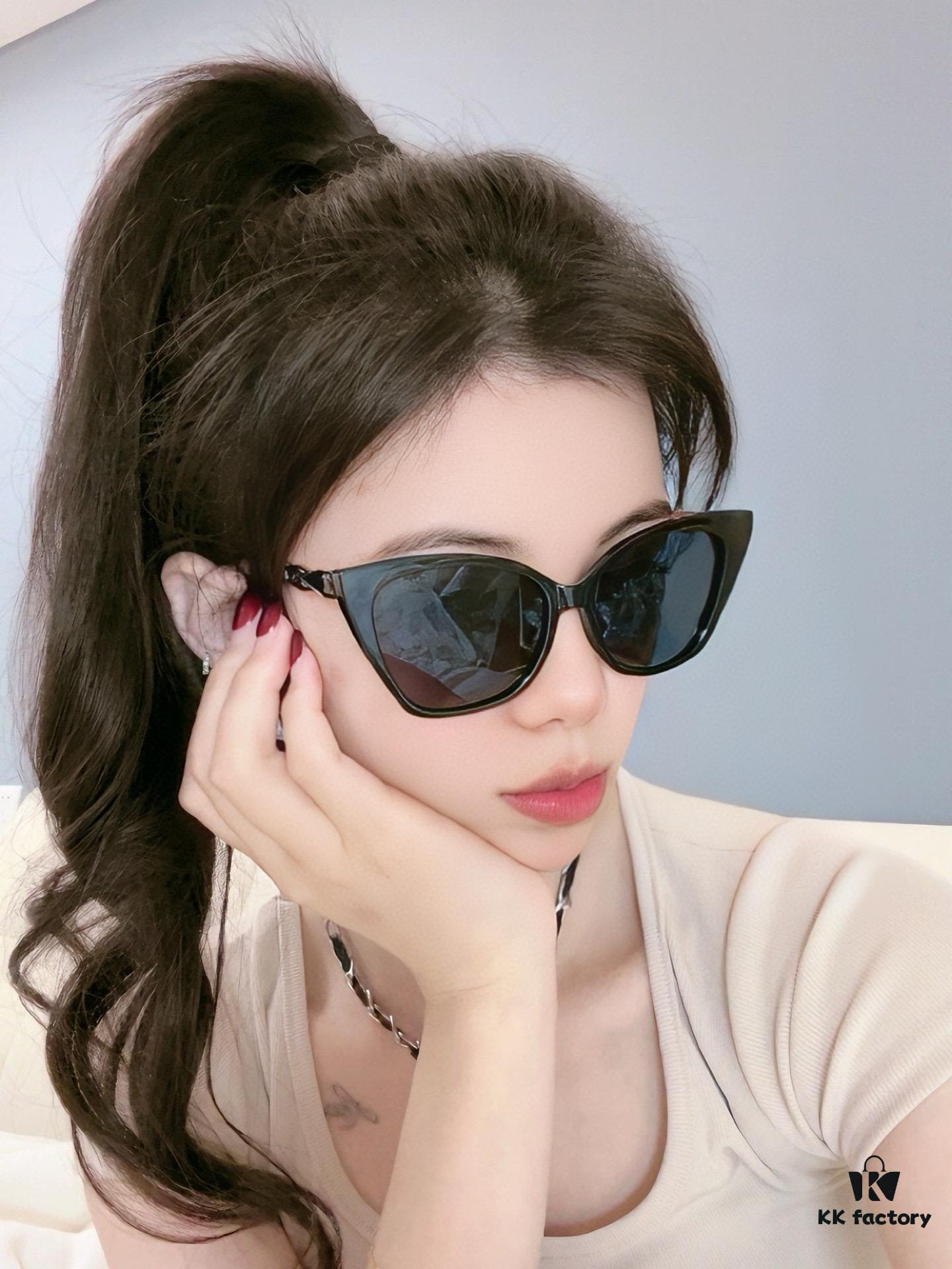 New CHANEL Sunglasses CH45801