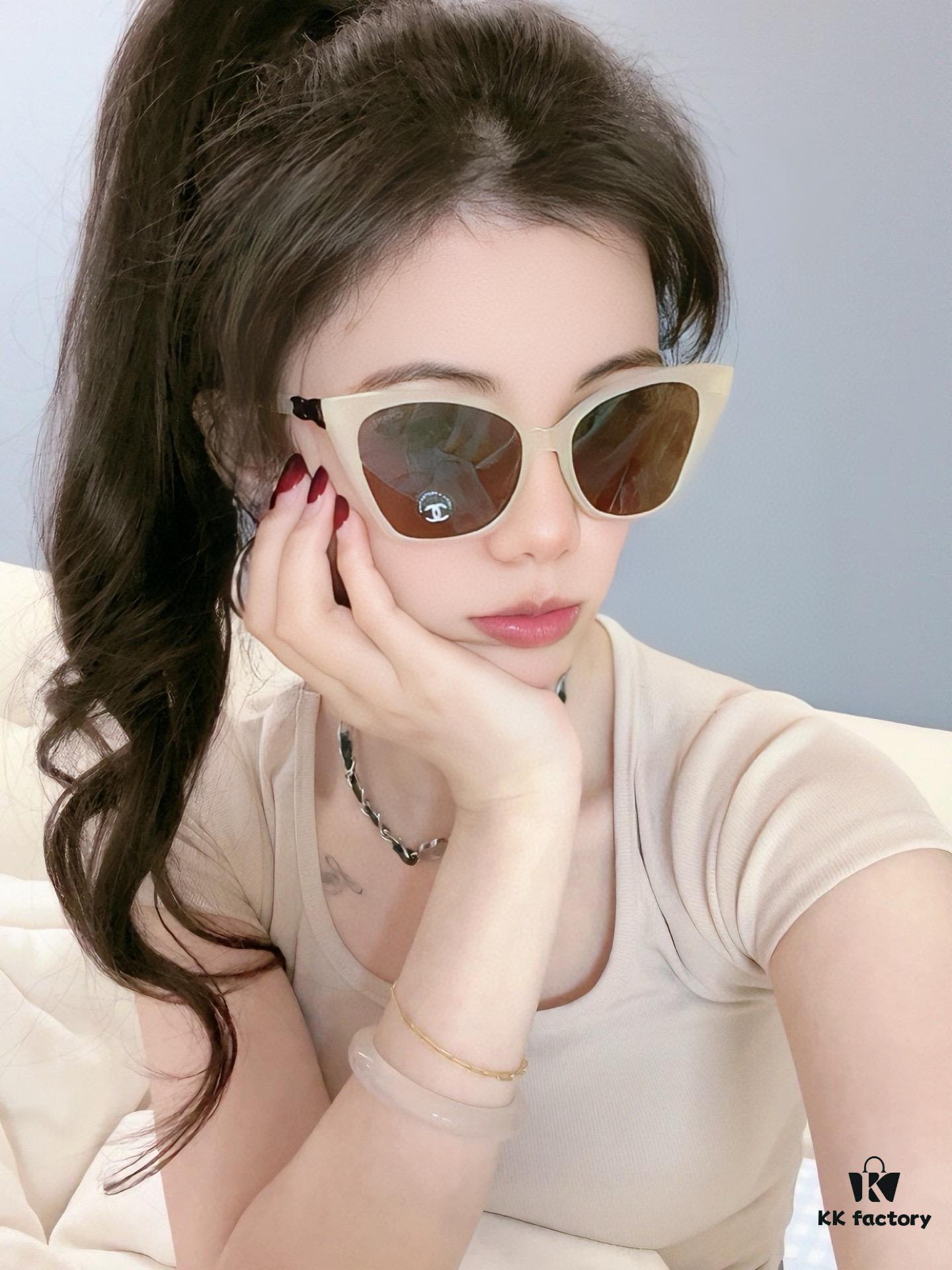 New CHANEL Sunglasses CH45801