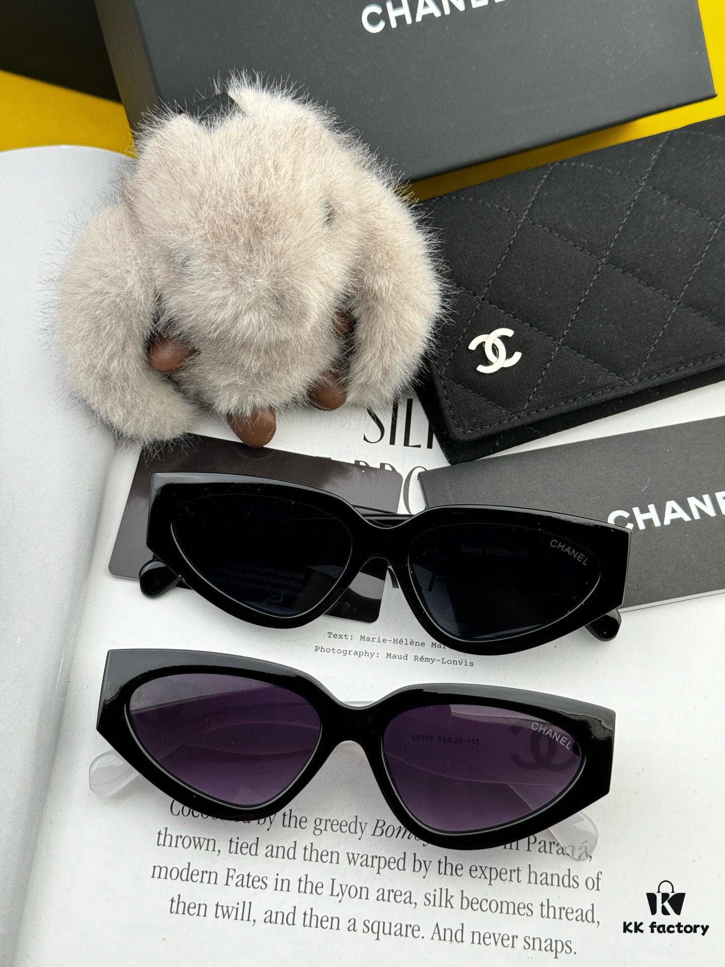 Chanel Sunglasses Classic Small Frame Design UV Protection Model CH55800