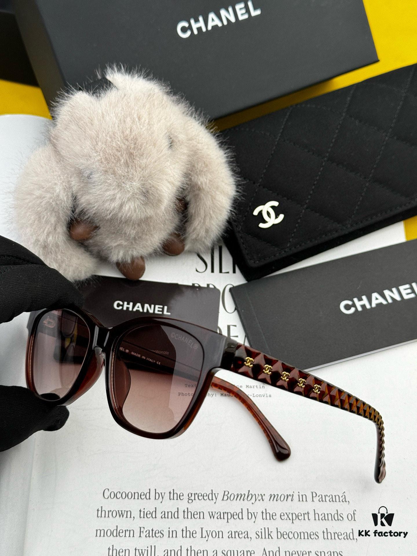 Chanel Sunglasses Classic Square Frame UV Protection Unisex Design Model CH3982