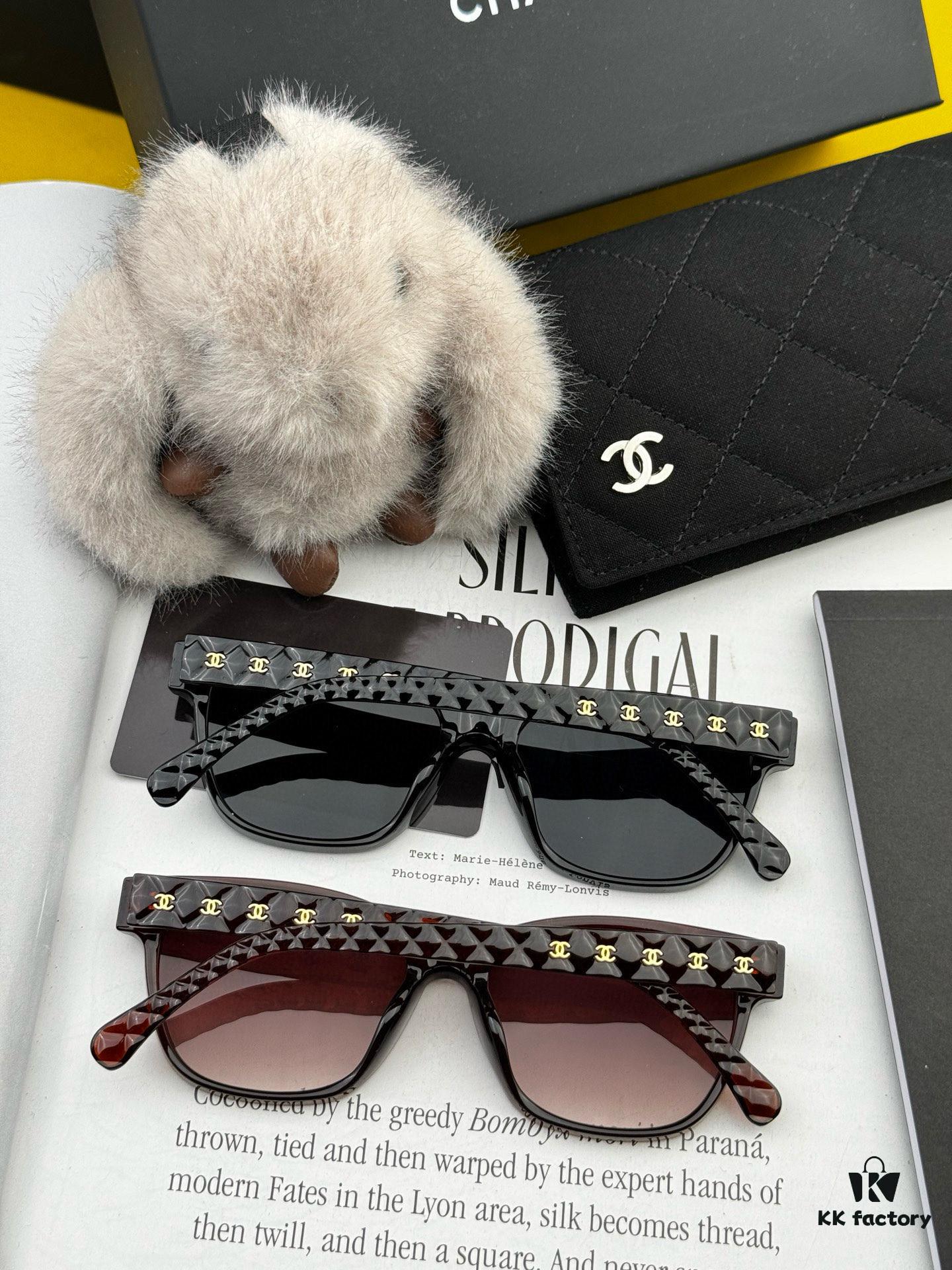 Chanel Sunglasses Classic Square Frame UV Protection Unisex Design Model CH3982