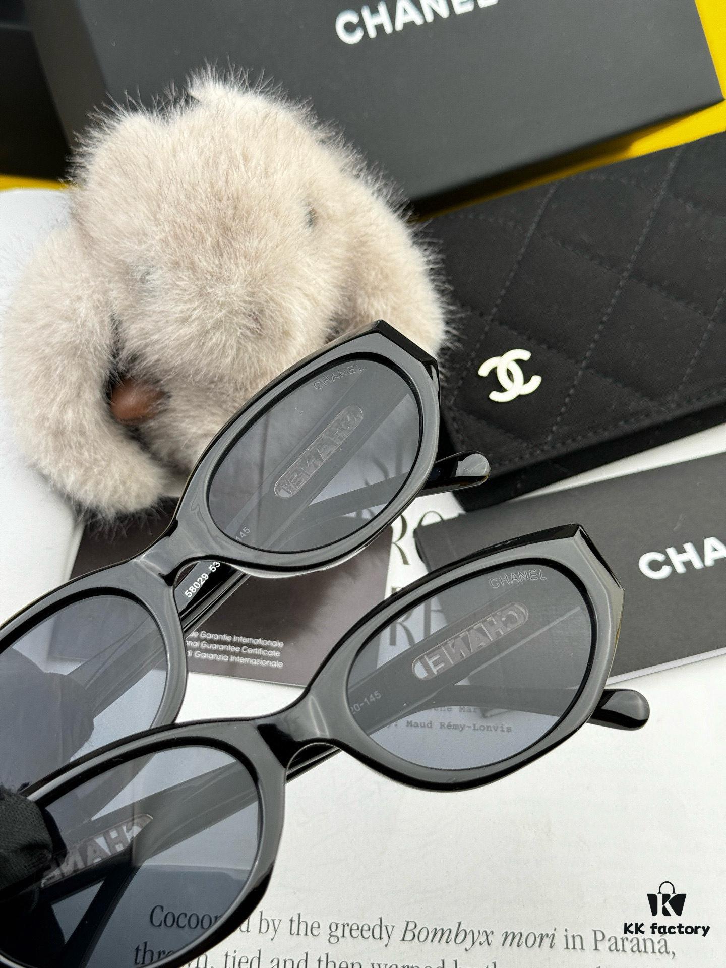 Chanel Sunglasses Classic Small Frame Design UV Protection Model CH95802