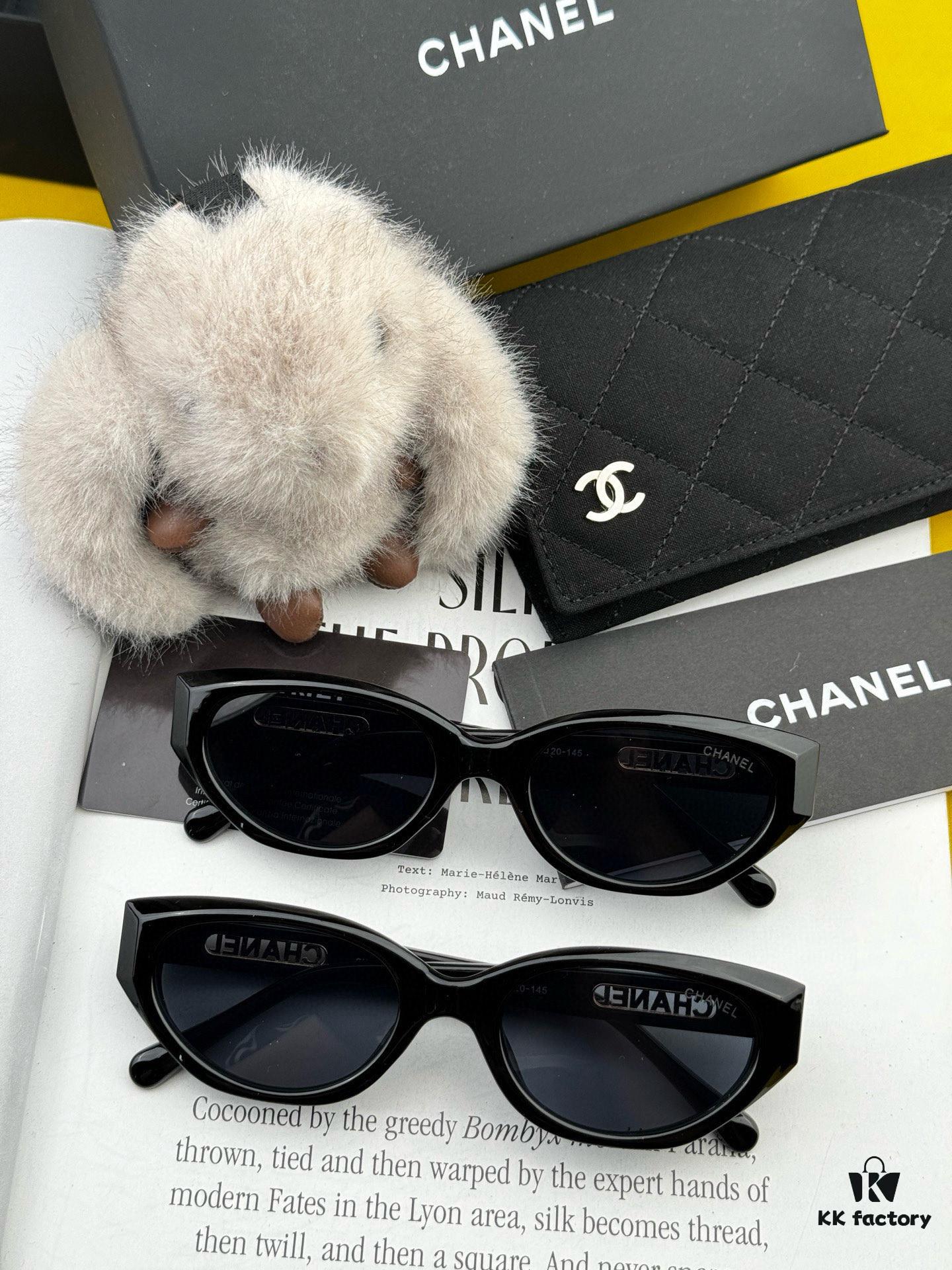 Chanel Sunglasses Classic Small Frame Design UV Protection Model CH95802
