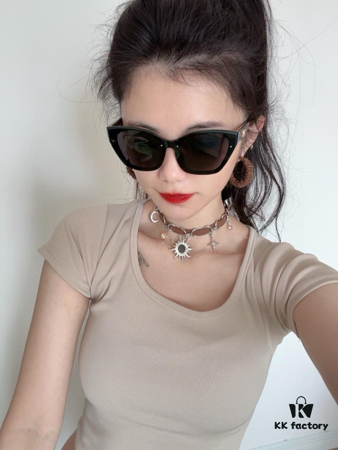 Chanel Oversized Square Sunglasses, Classic Square Frame Design, Universal Fit for All Face Shapes, Stylish with Coats or Dresses, Polarized Lenses for UV Protection, Model: CH0311