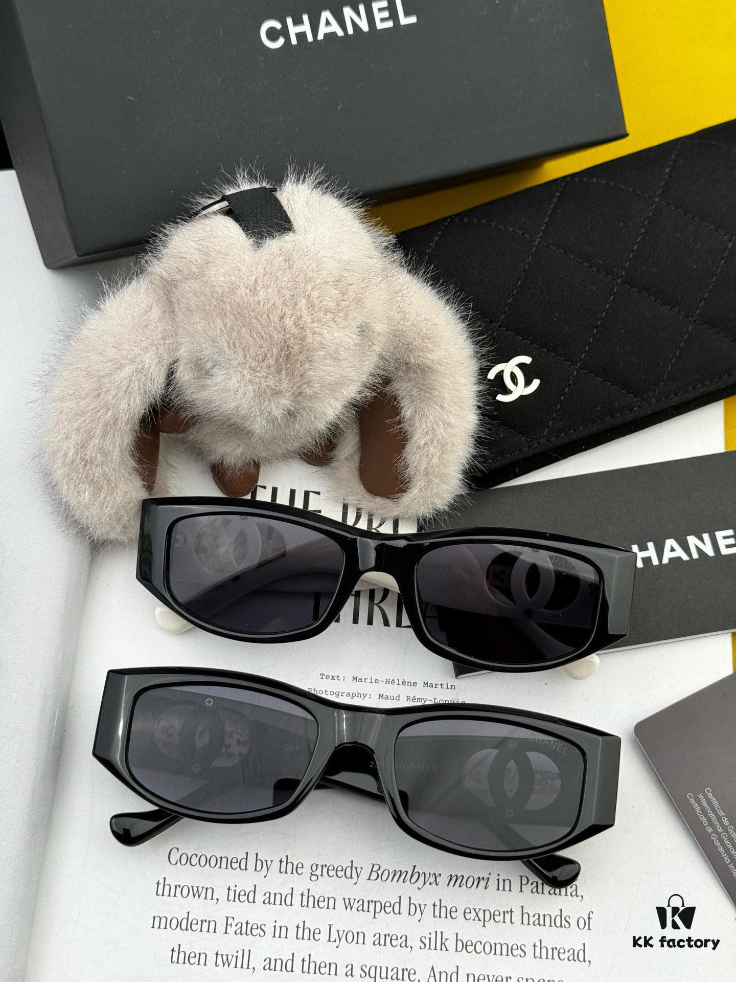 Chanel Oversized Square Sunglasses Classic Frame Design, Universal Fit for All Face Shapes, Polarized UV-Protective Lenses, Suitable with Coats or Dresses, Stylish and Elegant - Model: CH9231