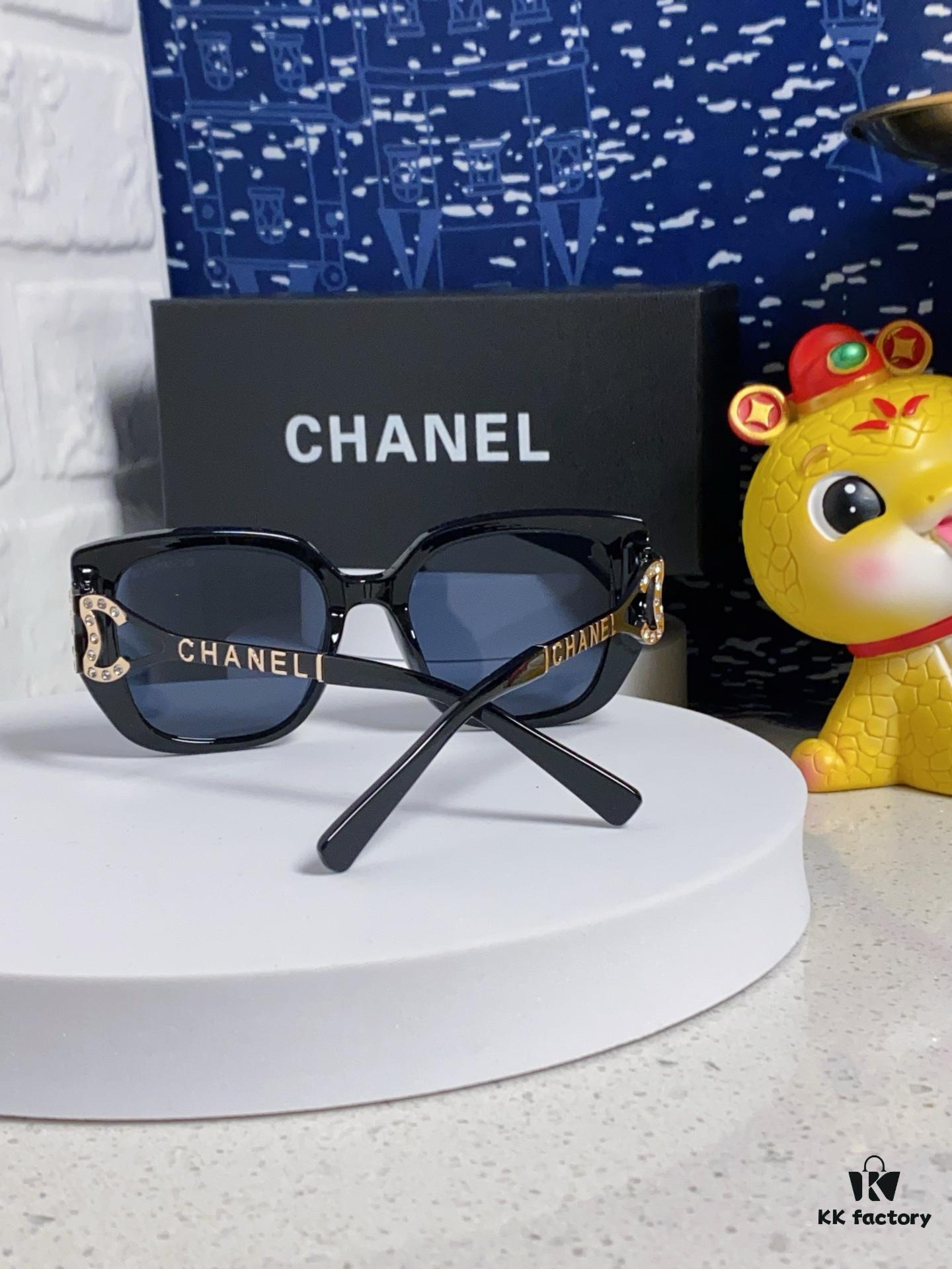 Chanel 2024 New Fashion Sunglasses for Women, UV-Protective Retro Stylish Oversized Slimming Sunglasses