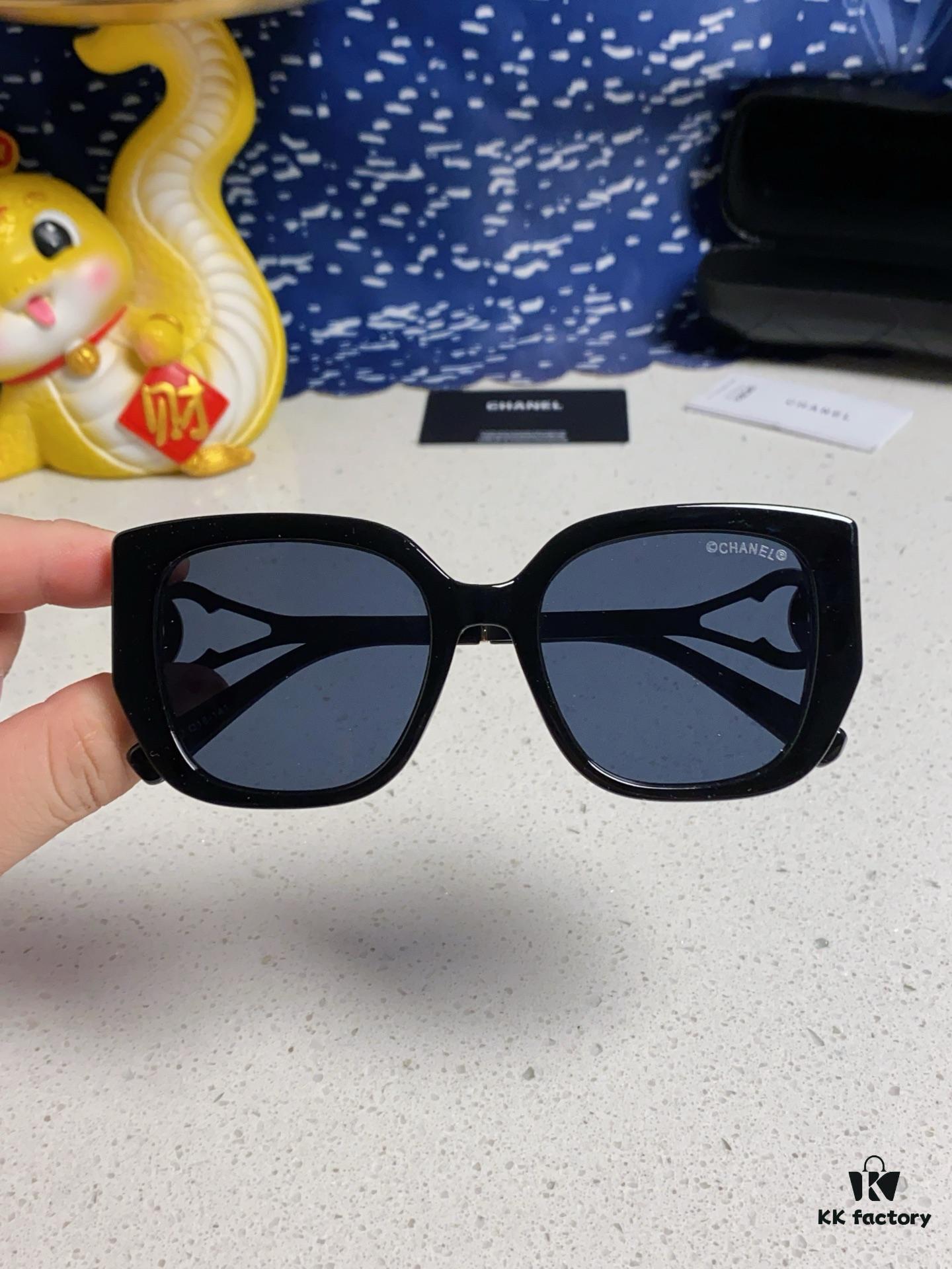 Chanel 2024 New Fashion Sunglasses for Women, UV-Protective Retro Stylish Oversized Slimming Sunglasses