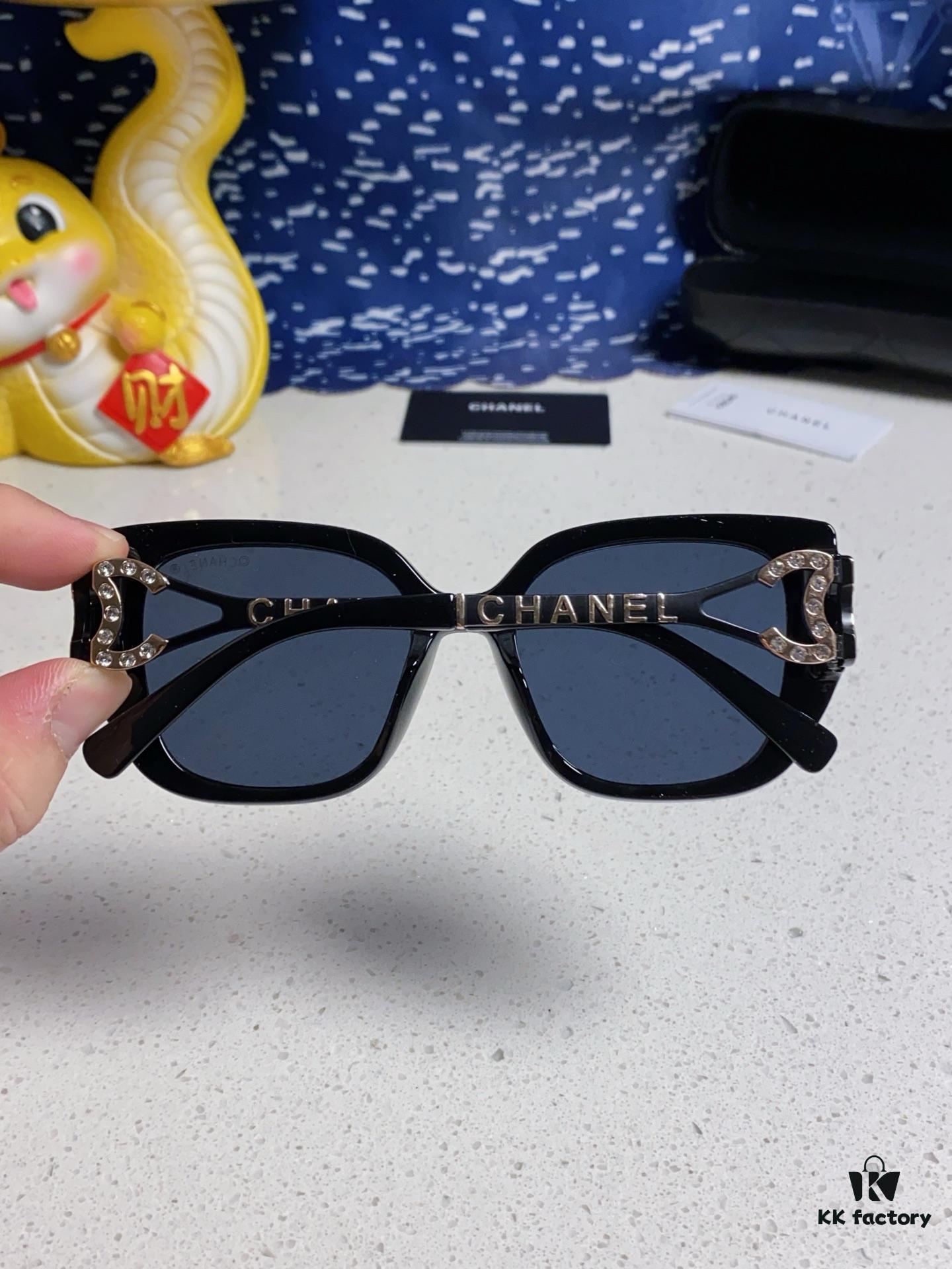 Chanel 2024 New Fashion Sunglasses for Women, UV-Protective Retro Stylish Oversized Slimming Sunglasses