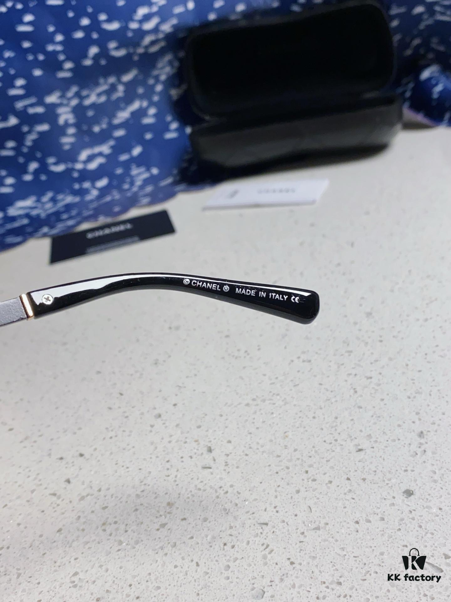 Chanel 2024 New Fashion Sunglasses for Women, UV-Protective Retro Stylish Oversized Slimming Sunglasses