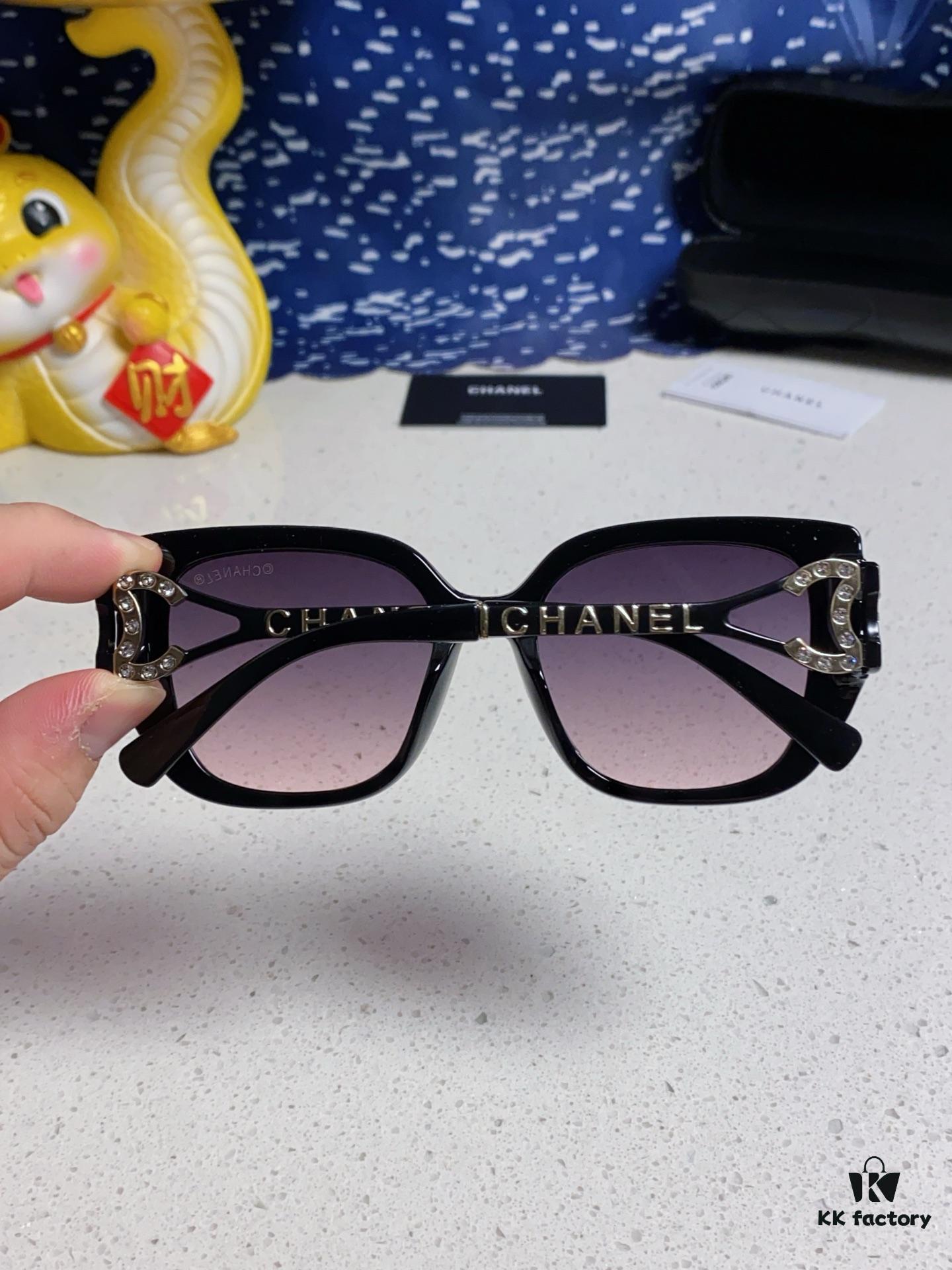 Chanel 2024 New Fashion Sunglasses for Women, UV-Protective Retro Stylish Oversized Sunglasses Slimming and Trendy