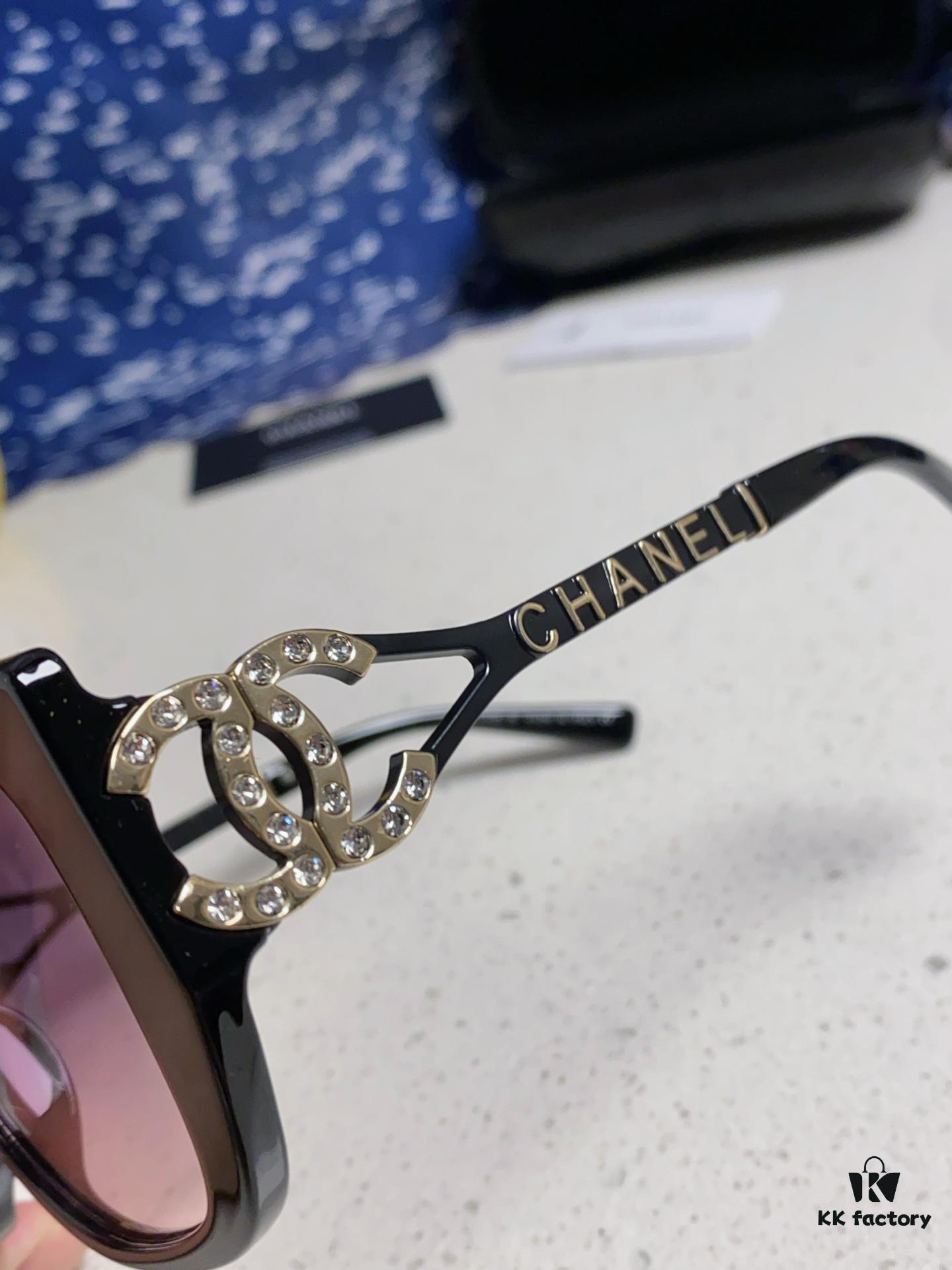 Chanel 2024 New Fashion Sunglasses for Women, UV-Protective Retro Stylish Oversized Sunglasses Slimming and Trendy