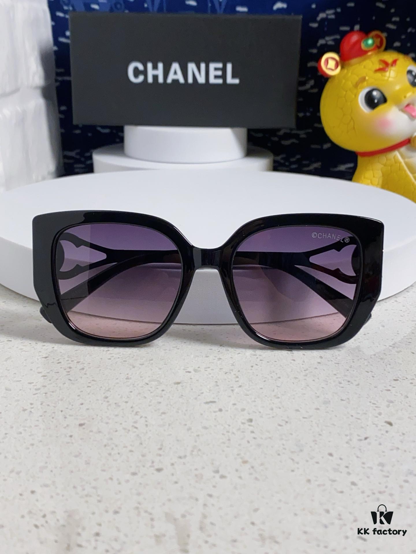Chanel 2024 New Fashion Sunglasses for Women, UV-Protective Retro Stylish Oversized Sunglasses Slimming and Trendy