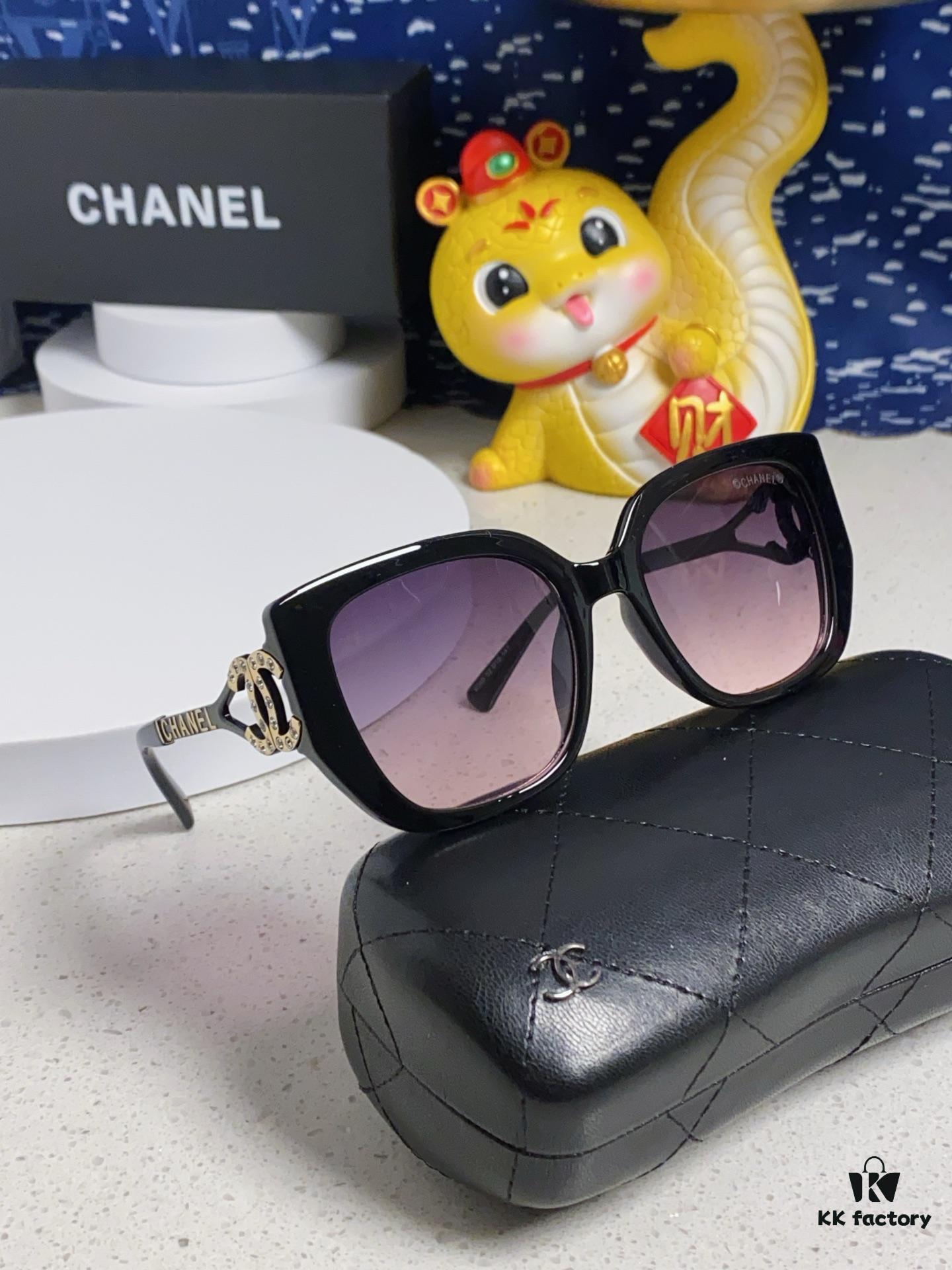 Chanel 2024 New Fashion Sunglasses for Women, UV-Protective Retro Stylish Oversized Sunglasses Slimming and Trendy