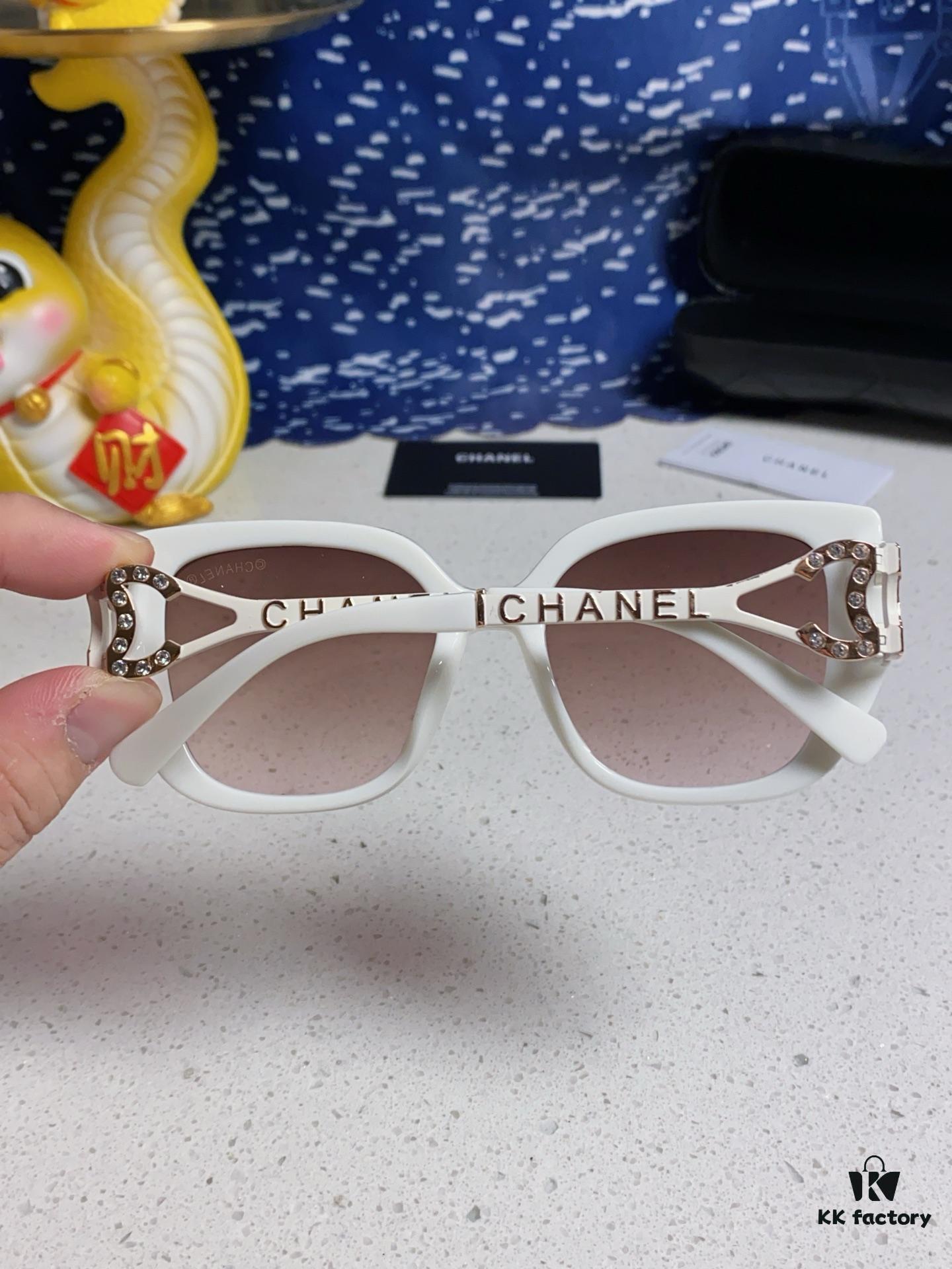 Chanel 2024 New Fashion Sunglasses for Women, UV-Protective Retro Stylish Oversized Glasses, Slimming and Trendy