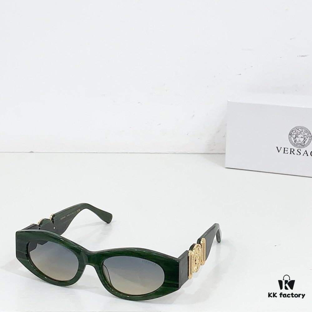 135 VERSACE MODEL: VE4478OU SIZE: 52-19-148 Sunglasses