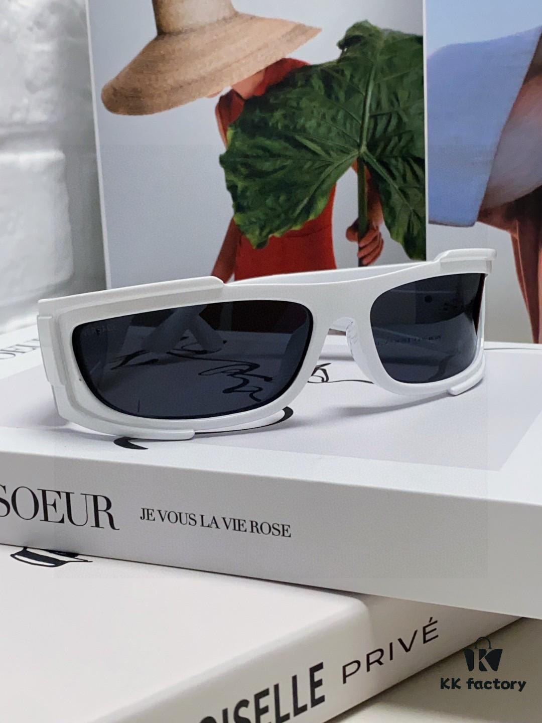 Versace Men's Fashion Pilot Full-Frame Sunglasses