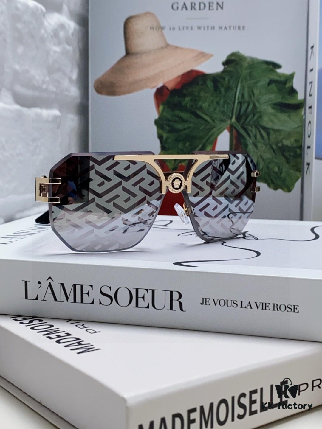 VERSACE Versace 2025 European and American Fashion Women's Square Oversized Full-Rim Sunglasses, Carved Design Xiaohongshu Style