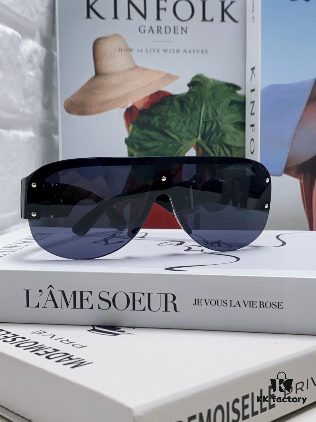 Versace Men's One-Piece Aviator Sunglasses, Retro Oversized Unisex Fashion Shades