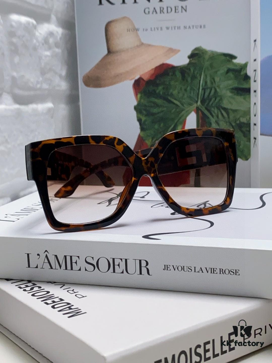 Versace 2025 Women's Sunglasses, Trendy Avant-Garde Street-Style Oversized Square Frame Sun Glasses with Cut-Out Design, UV-Protective Fashion Eyewear