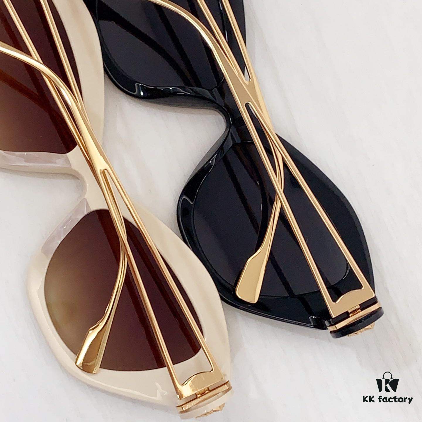 135 VERSAC* MODEL: VE6763 SIZE: 54□18-135