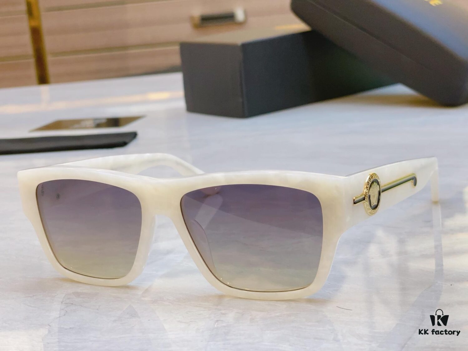 VERSACE New Model Sunglasses, MODEL: VE372N, SIZE: 56□17-145